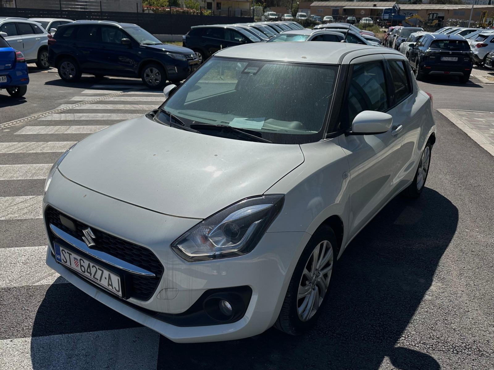 Suzuki Swift 1,2 GL+ Hybrid reg. 04/2027, fotografija 8