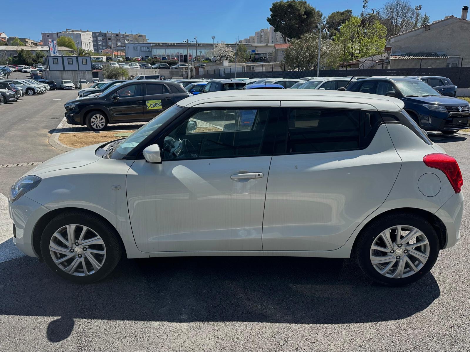 Suzuki Swift 1,2 GL+ Hybrid reg. 04/2027, fotografija 7