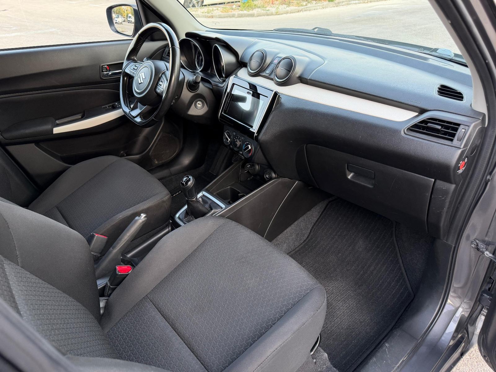 Suzuki Swift 1,2 GL + Hybrid Reg 03/27, fotografija 13