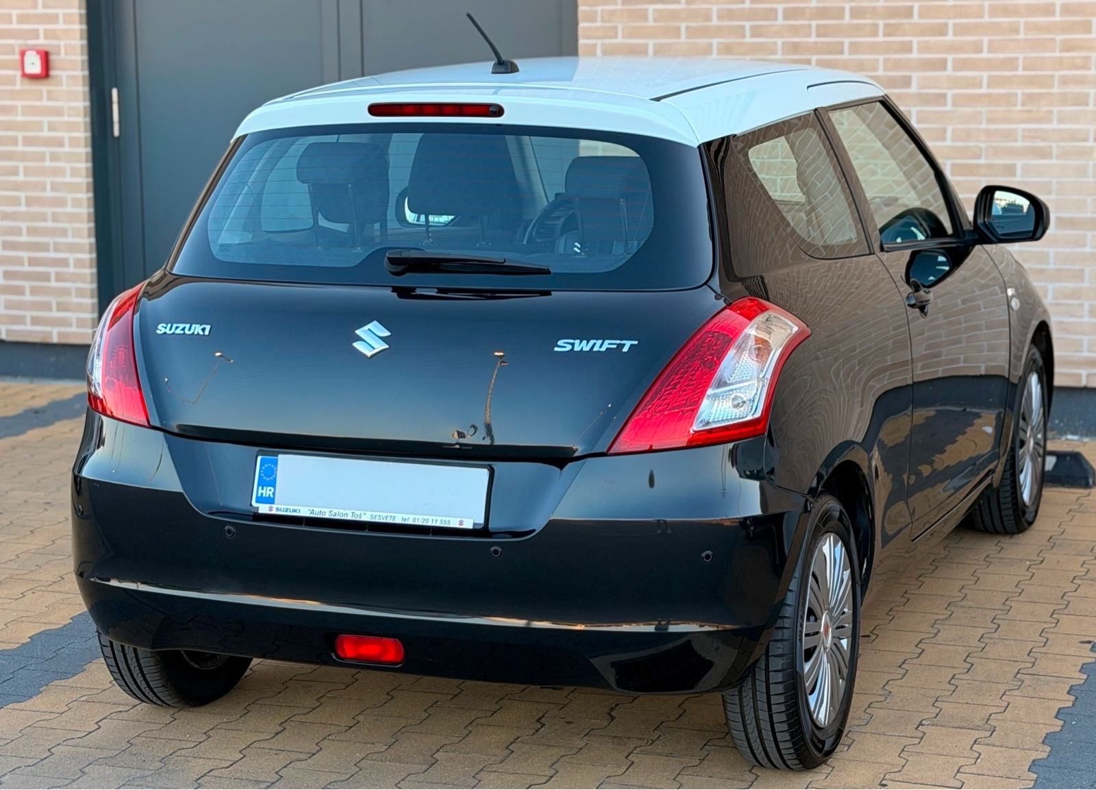 Suzuki Swift 1.3 DDIS•145Tkm•Park senzori•Kao nov•, fotografija 7