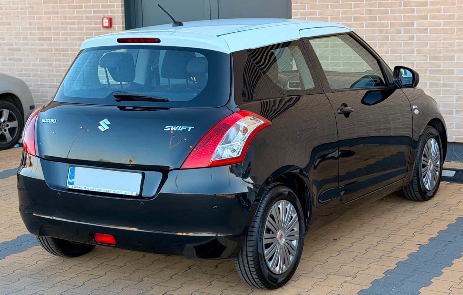 Suzuki Swift 1.3 DDIS•145Tkm•Park senzori•Kao nov•, fotografija 8