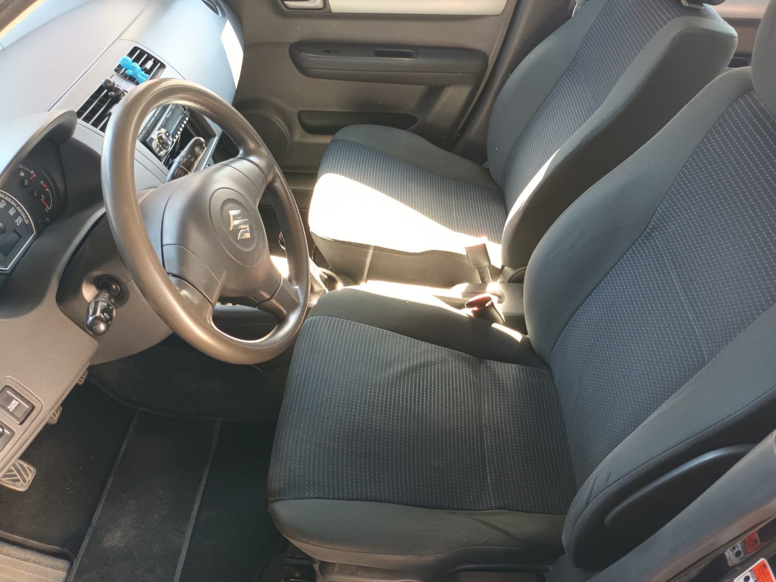 Suzuki Swift 1,3 DDiS, fotografija 3
