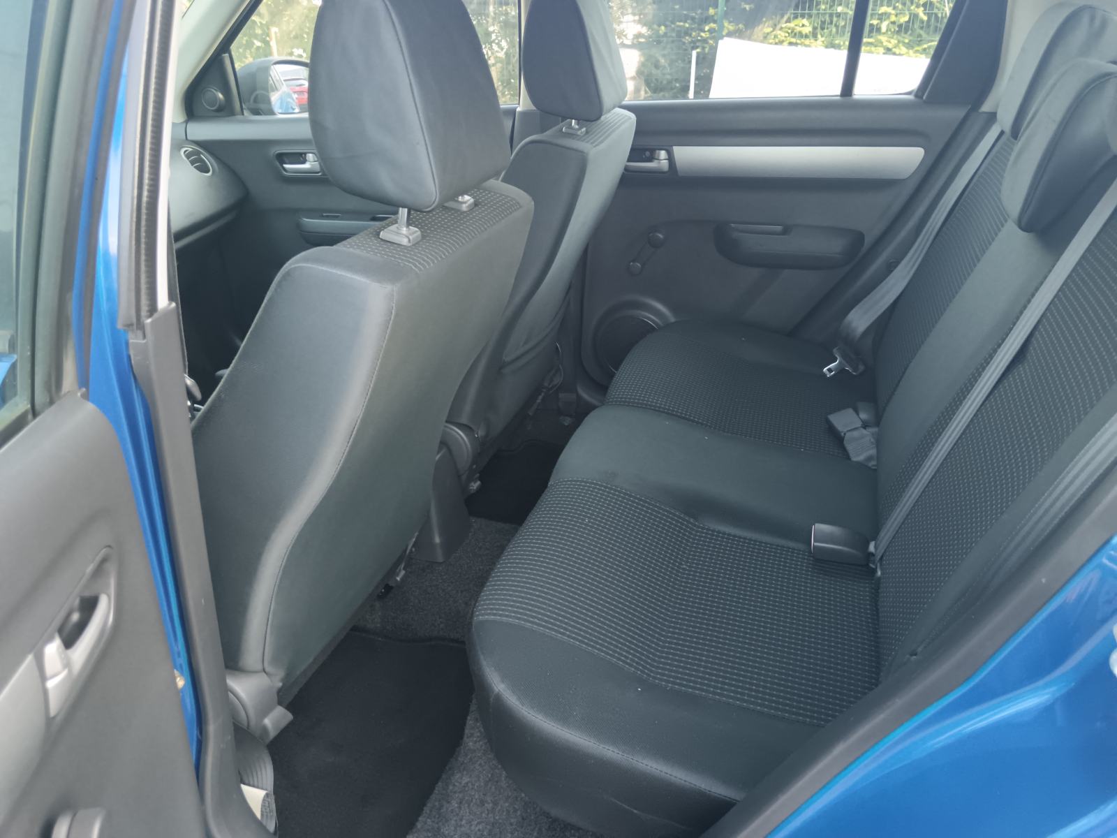 Suzuki Swift 1,3 GLX, fotografija 12