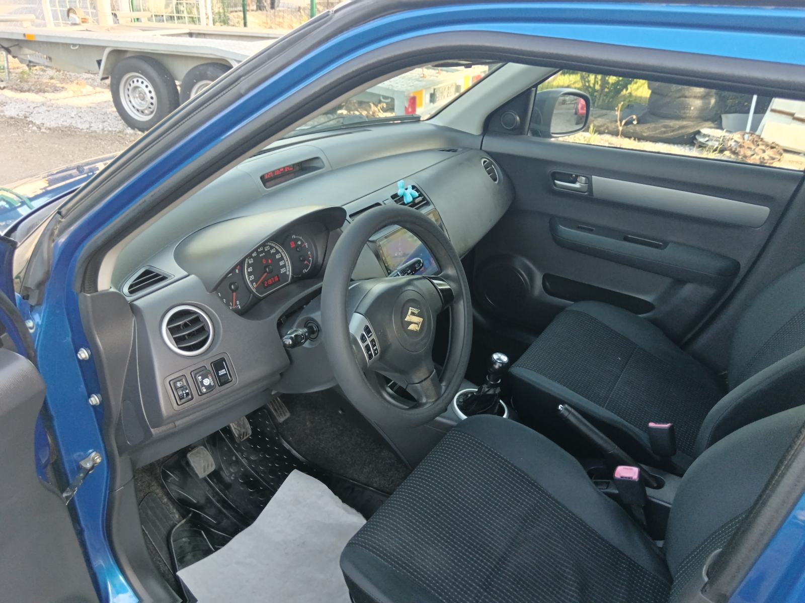 Suzuki Swift 1,3 GLX, fotografija 8