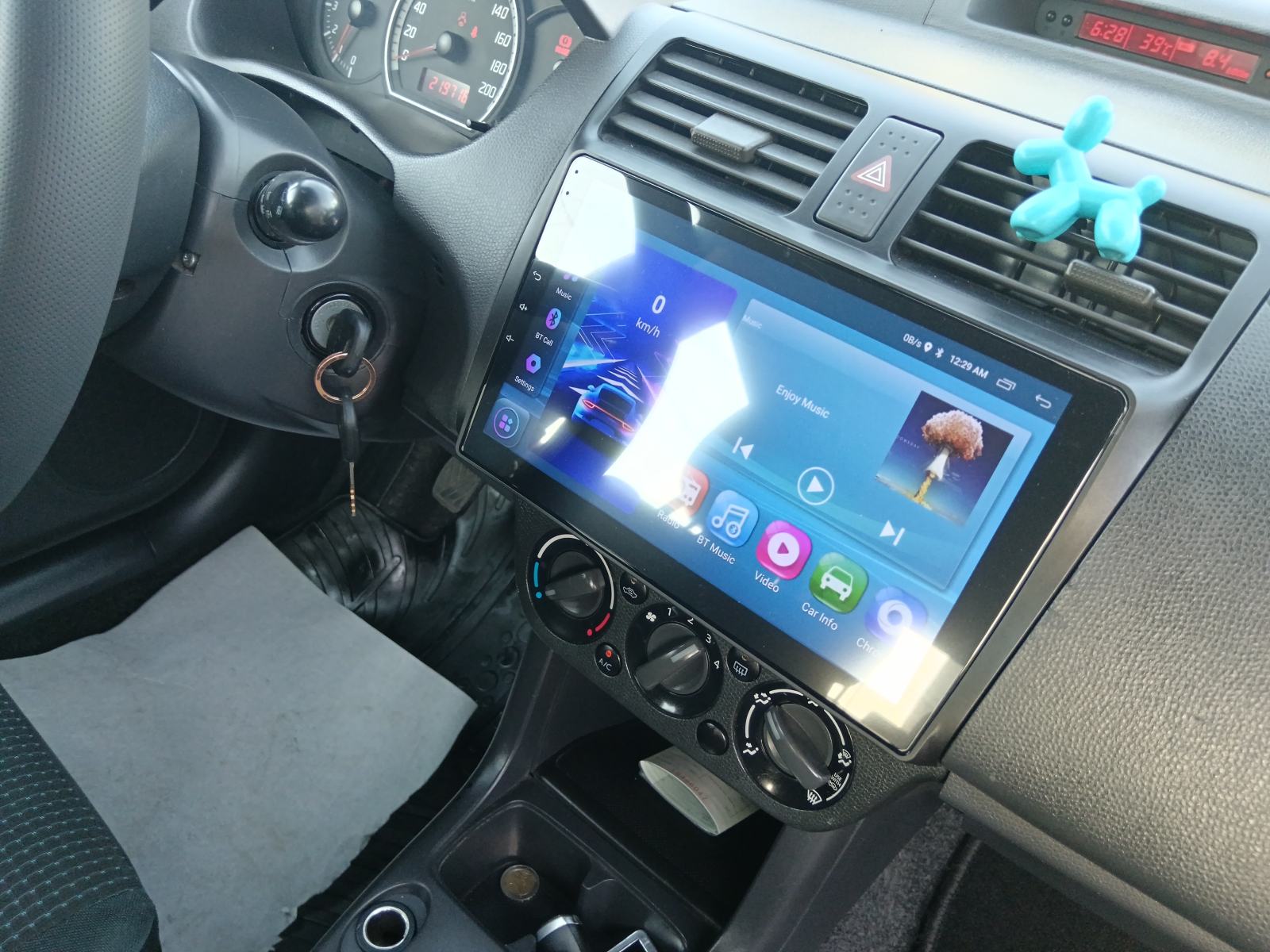 Suzuki Swift 1,3 GLX, fotografija 11