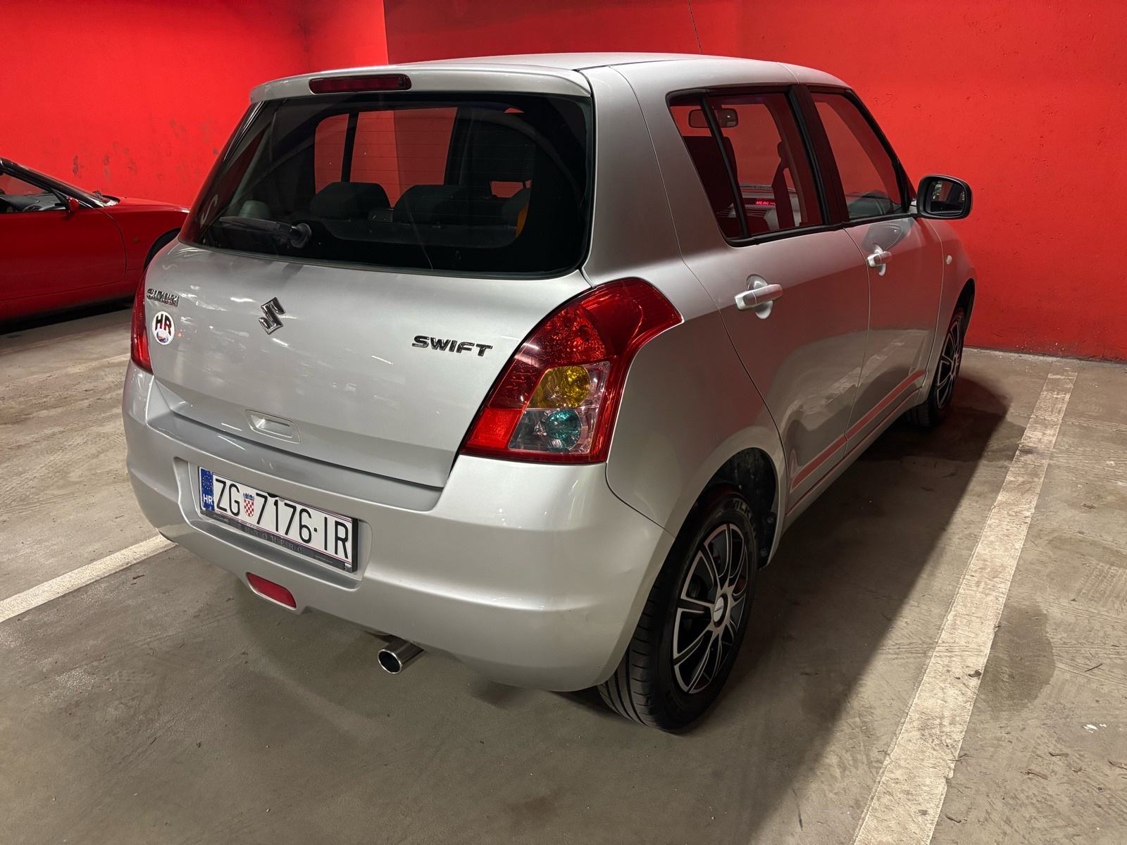 Suzuki Swift 1,3 GLX, fotografija 3