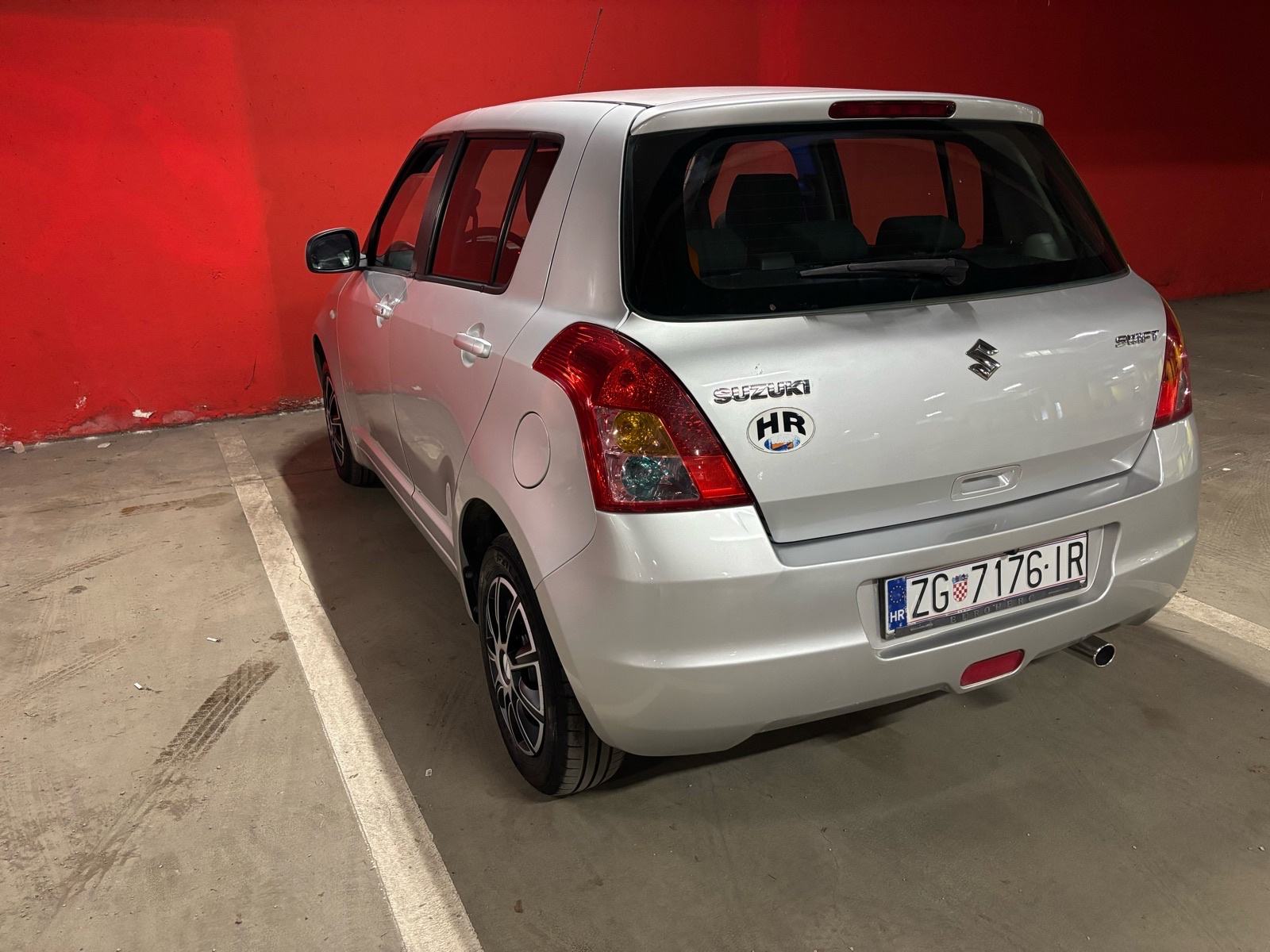 Suzuki Swift 1,3 GLX, fotografija 5