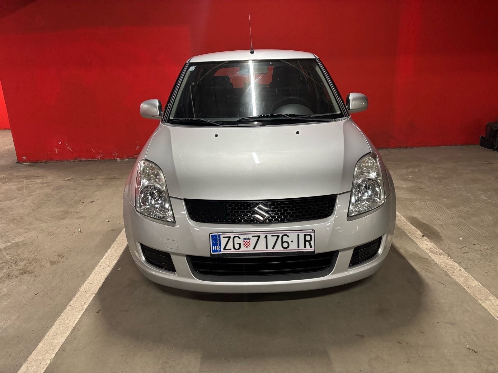 Suzuki Swift 1,3 GLX, fotografija 8