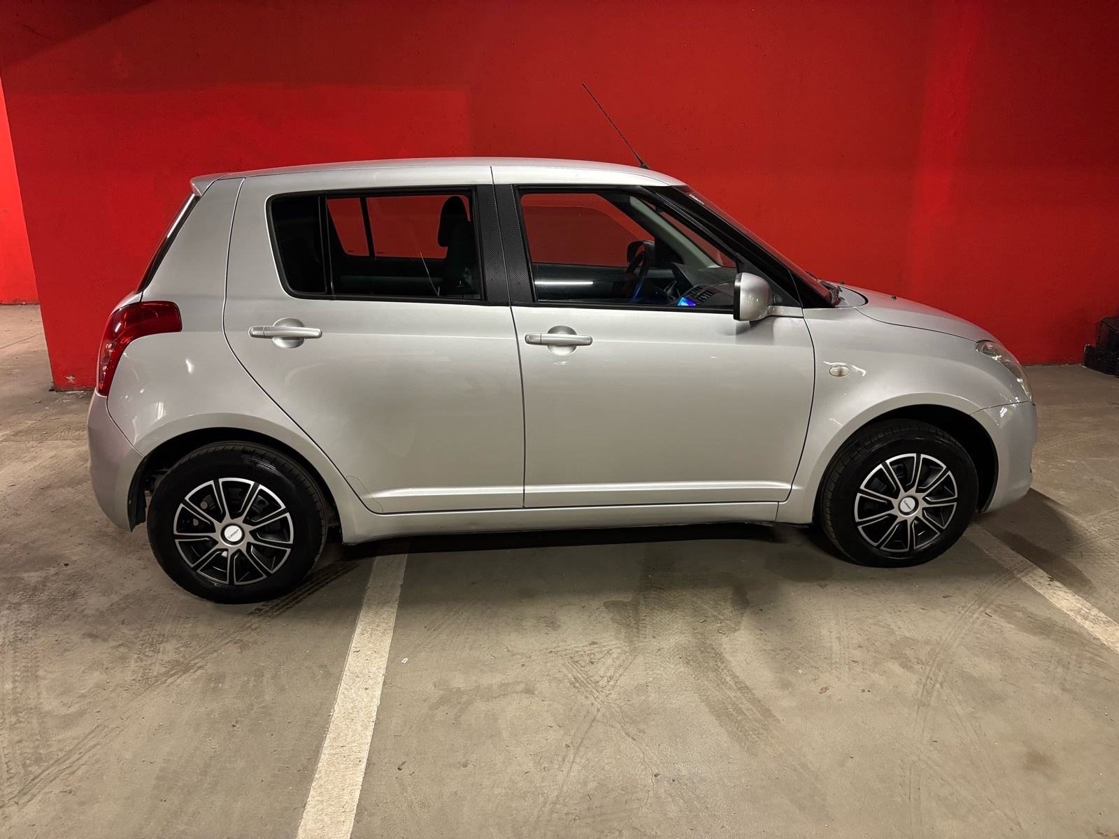 Suzuki Swift 1,3 GLX, fotografija 2