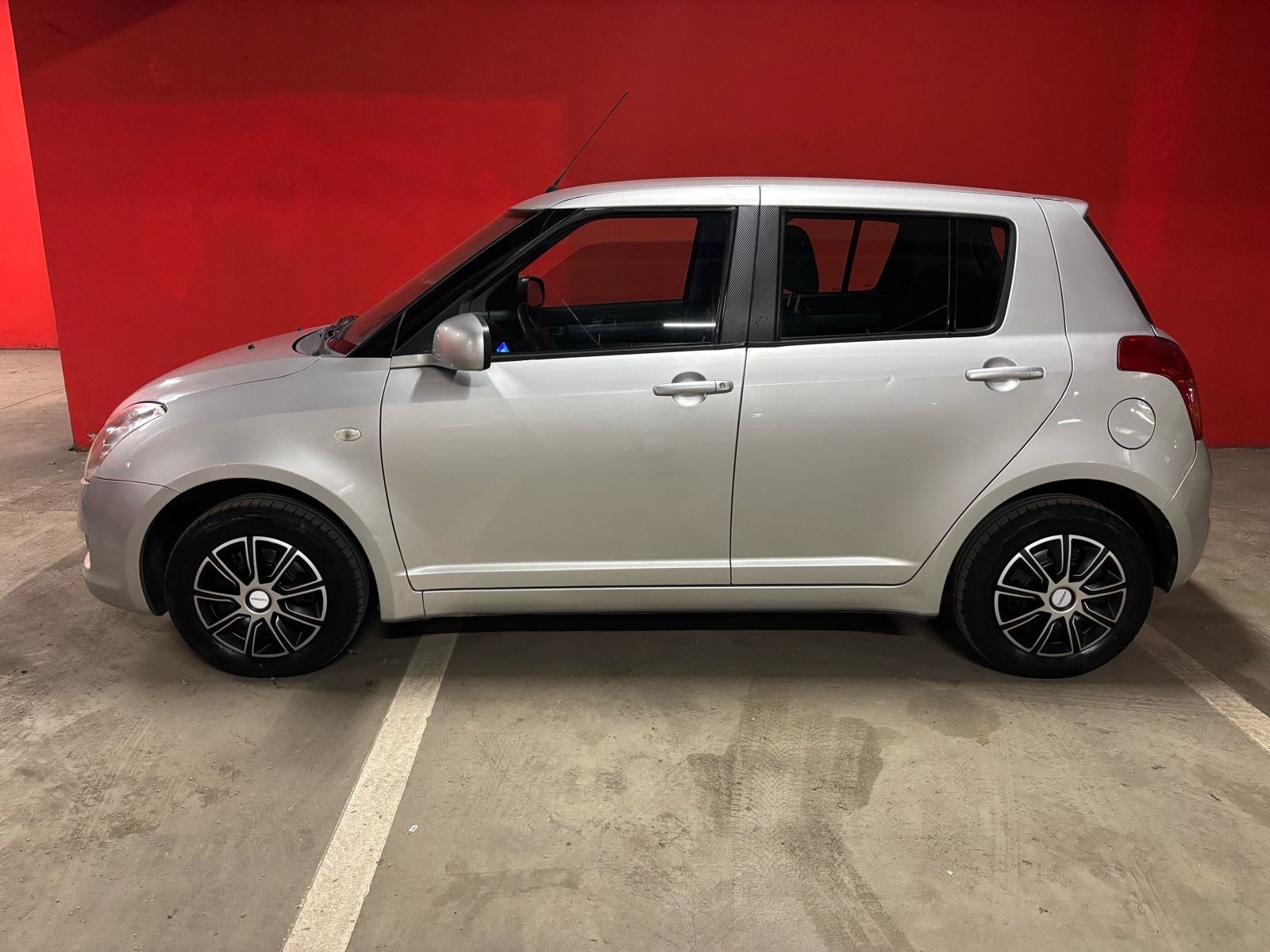 Suzuki Swift 1,3 GLX, fotografija 6
