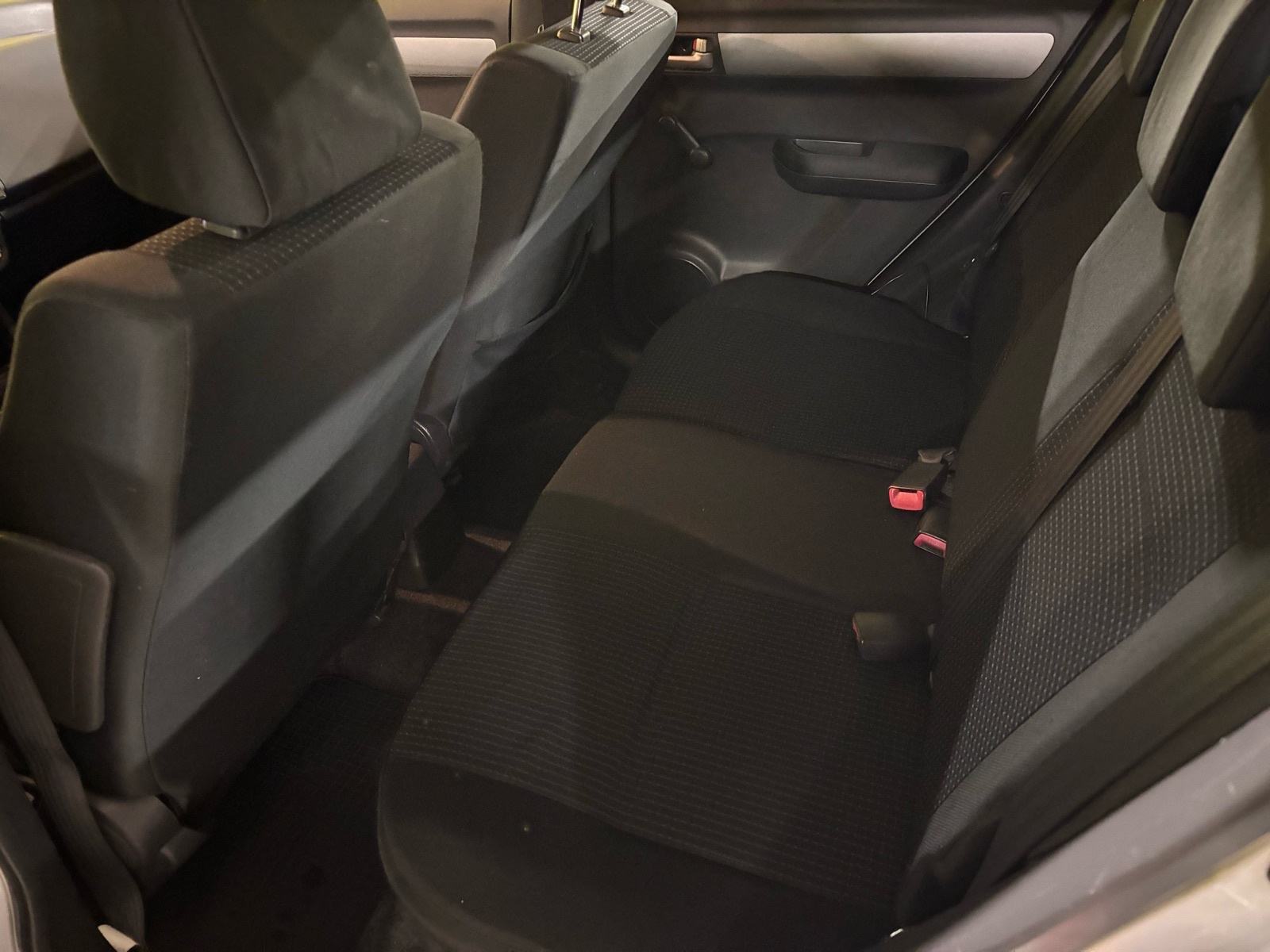 Suzuki Swift 1,3 GLX, fotografija 10