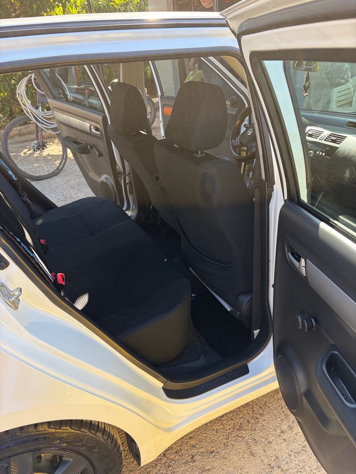 Suzuki Swift 1,3 GLX, fotografija 10