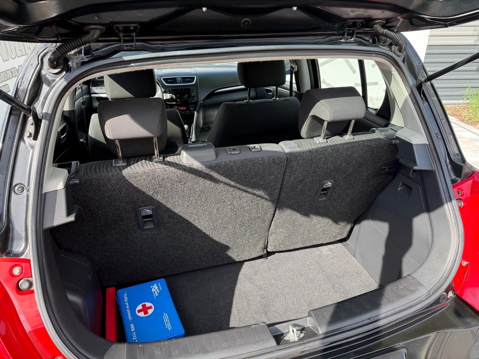 Suzuki Swift 1.3DDIS # 121 TKM # ODLICAN AUTO *** KRED- KART ***, fotografija 10