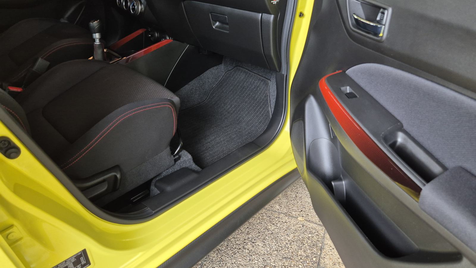Suzuki Swift 1.4 Sport 2WD Hybrid, fotografija 11