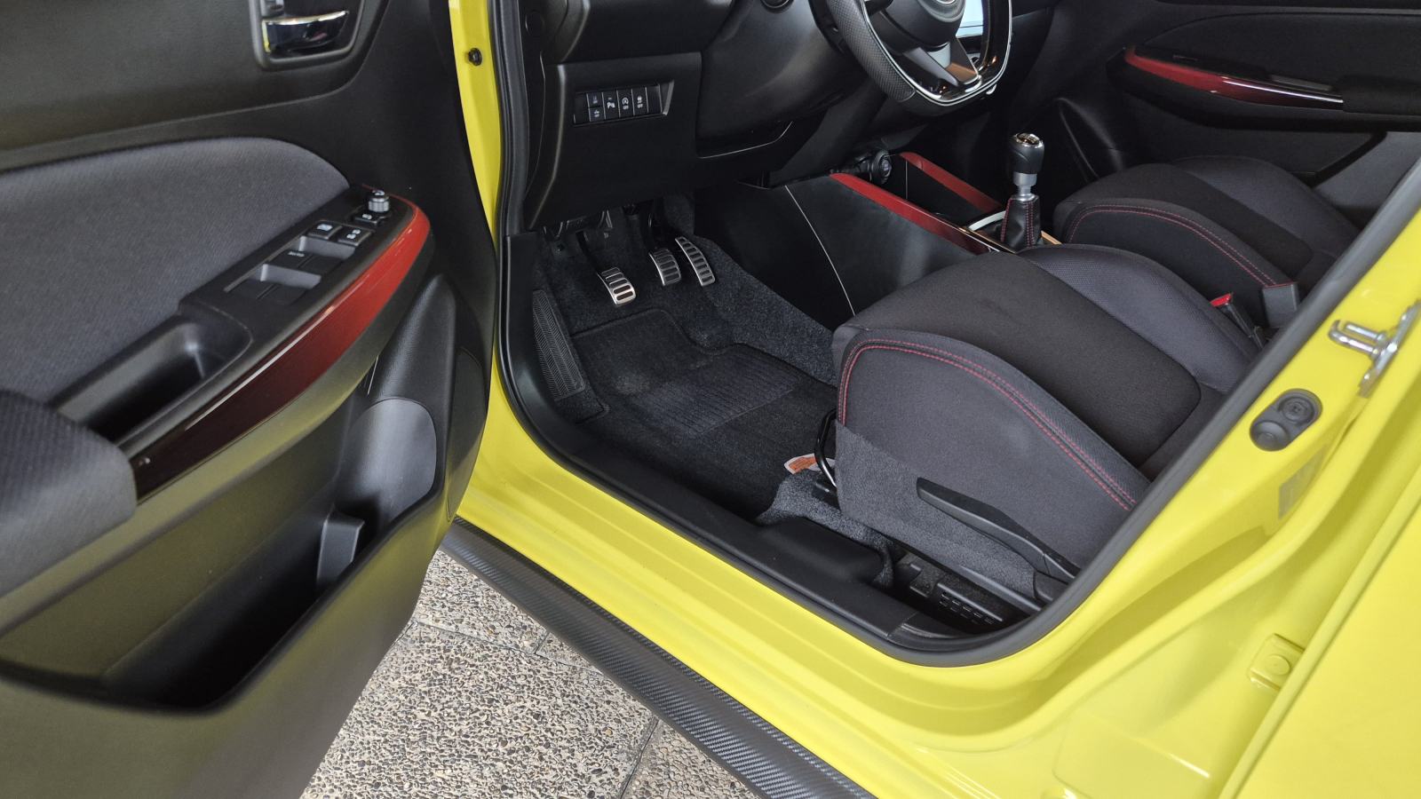 Suzuki Swift 1.4 Sport 2WD Hybrid, fotografija 10