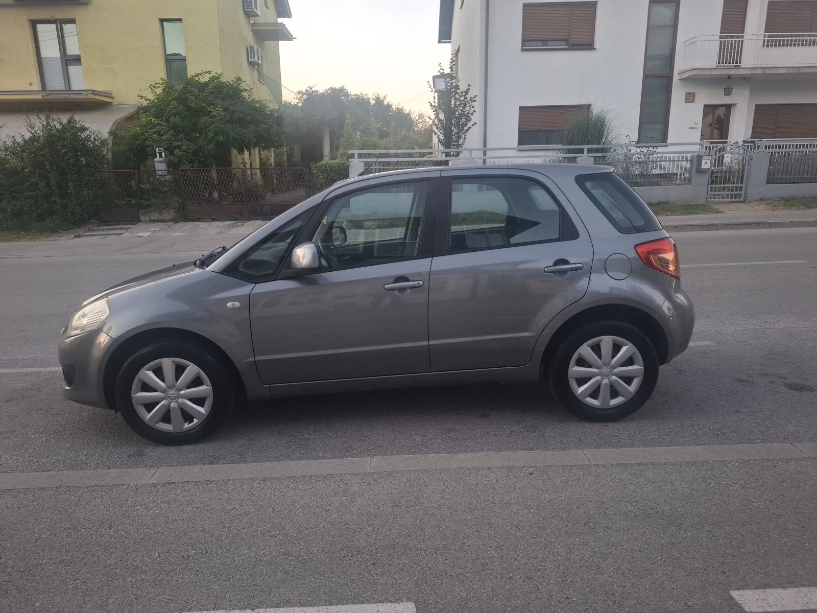 Suzuki SX4 1,5 i, 16v, KAO NOV, POTVRDA O KM !, fotografija 1