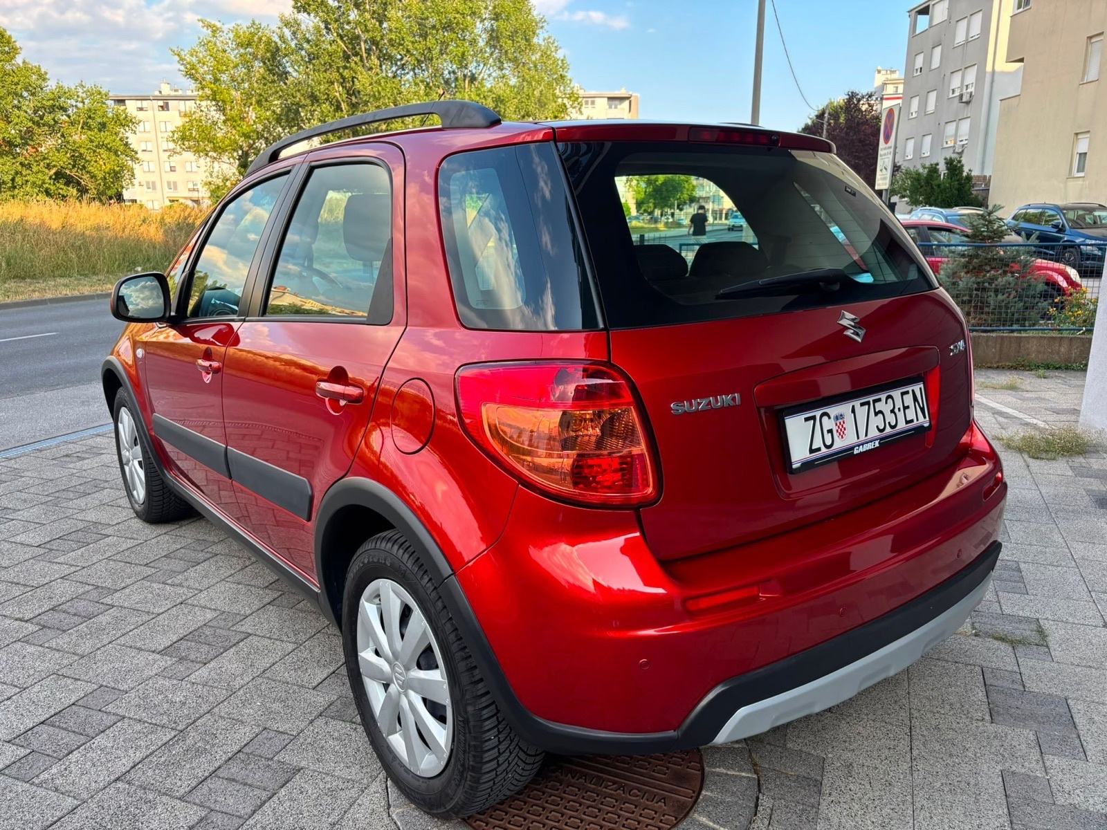Suzuki SX4, 1.5 benzin, 1. Vlasnik, samo 47ooo kilometara, NOVO, NOVO!, fotografija 3
