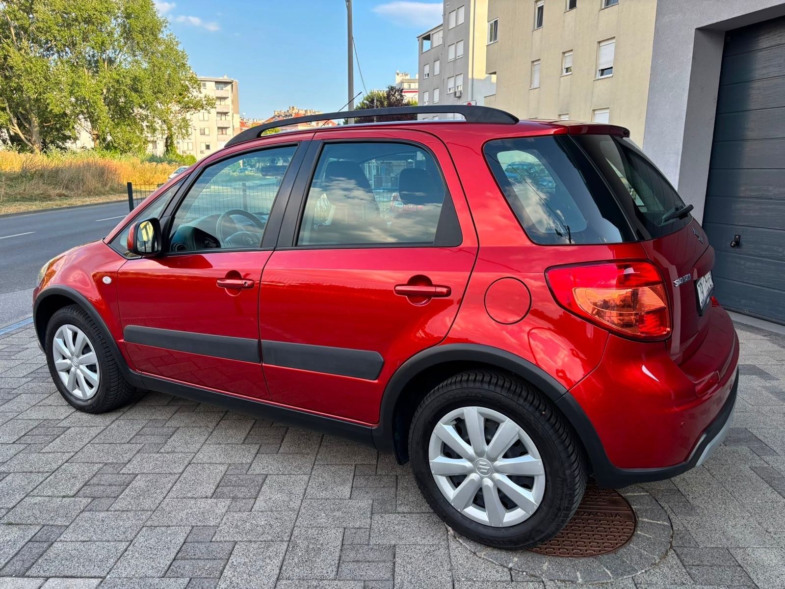 Suzuki SX4, 1.5 benzin, 1. Vlasnik, samo 47ooo kilometara, NOVO, NOVO!, fotografija 2