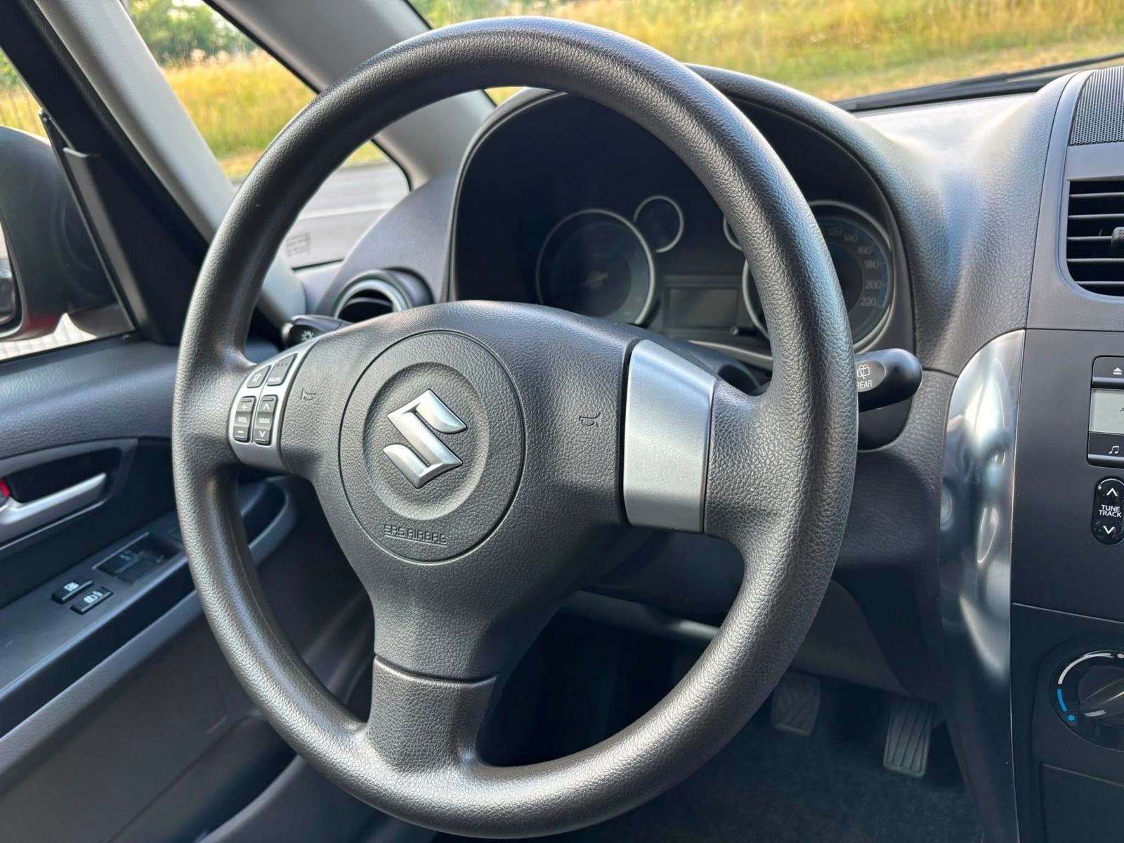 Suzuki SX4, 1.5 benzin, 1. Vlasnik, samo 47ooo kilometara, NOVO, NOVO!, fotografija 12