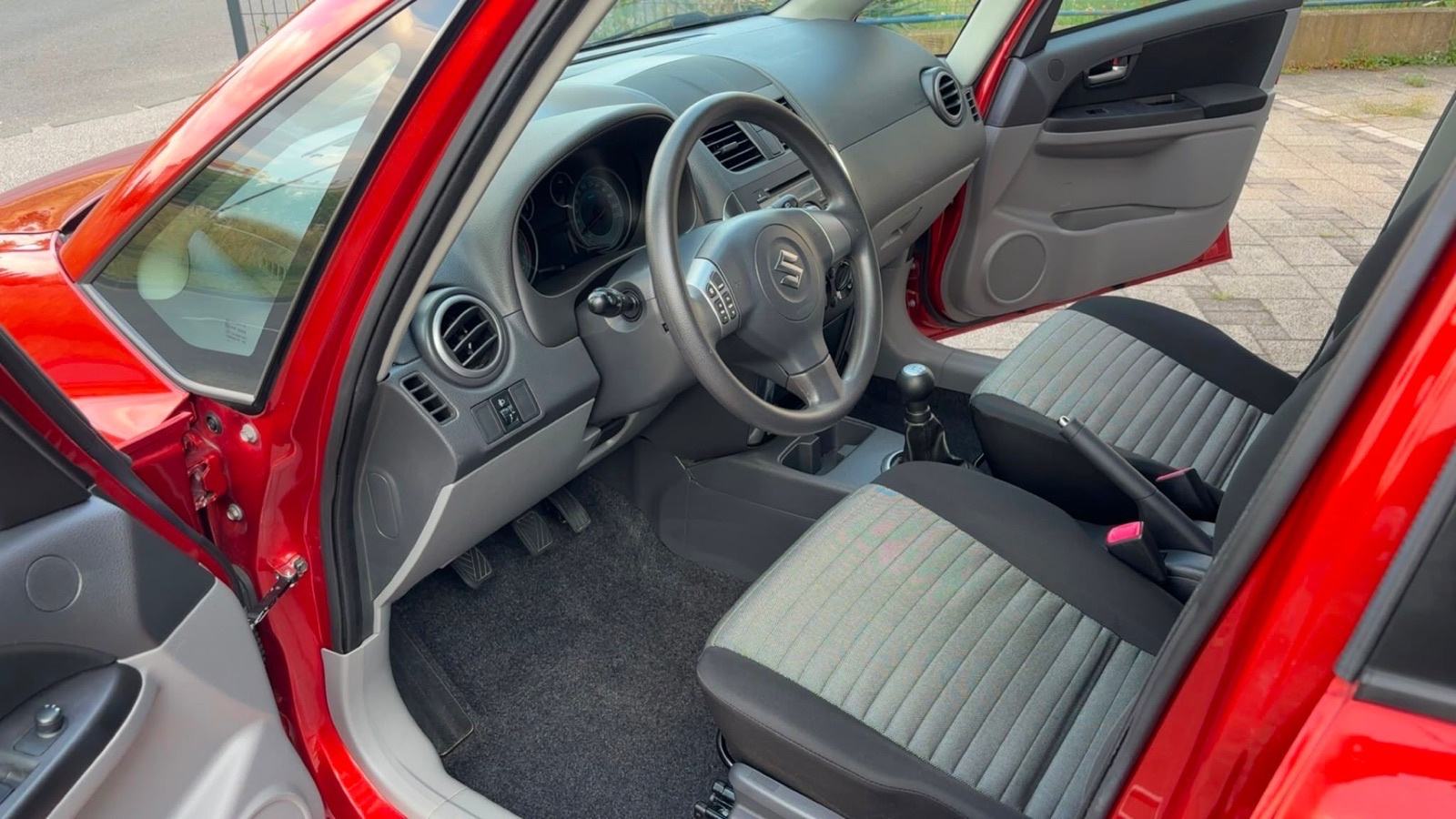 Suzuki SX4, 1.5 benzin, 1. Vlasnik, samo 47ooo kilometara, NOVO, NOVO!, fotografija 17