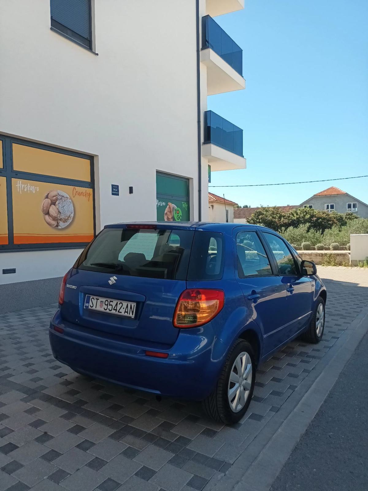 Suzuki SX4 1,5 GC, fotografija 5