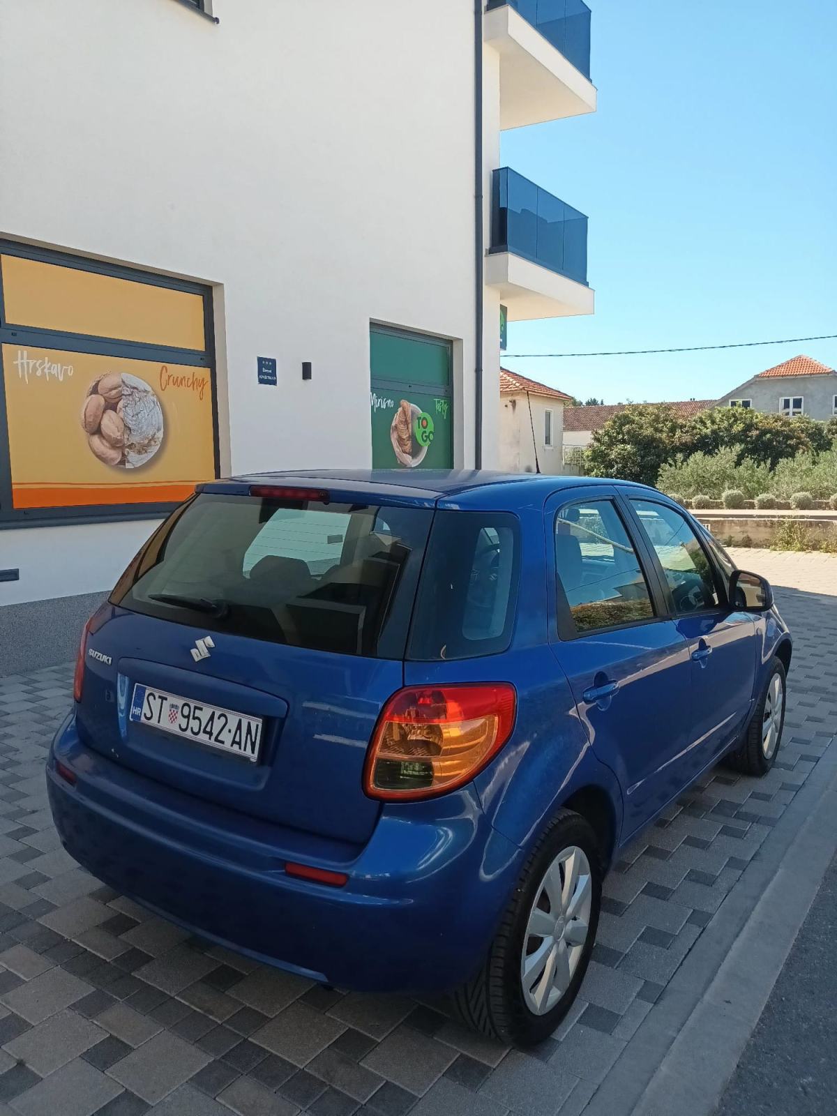 Suzuki SX4 1,5 GC, fotografija 8