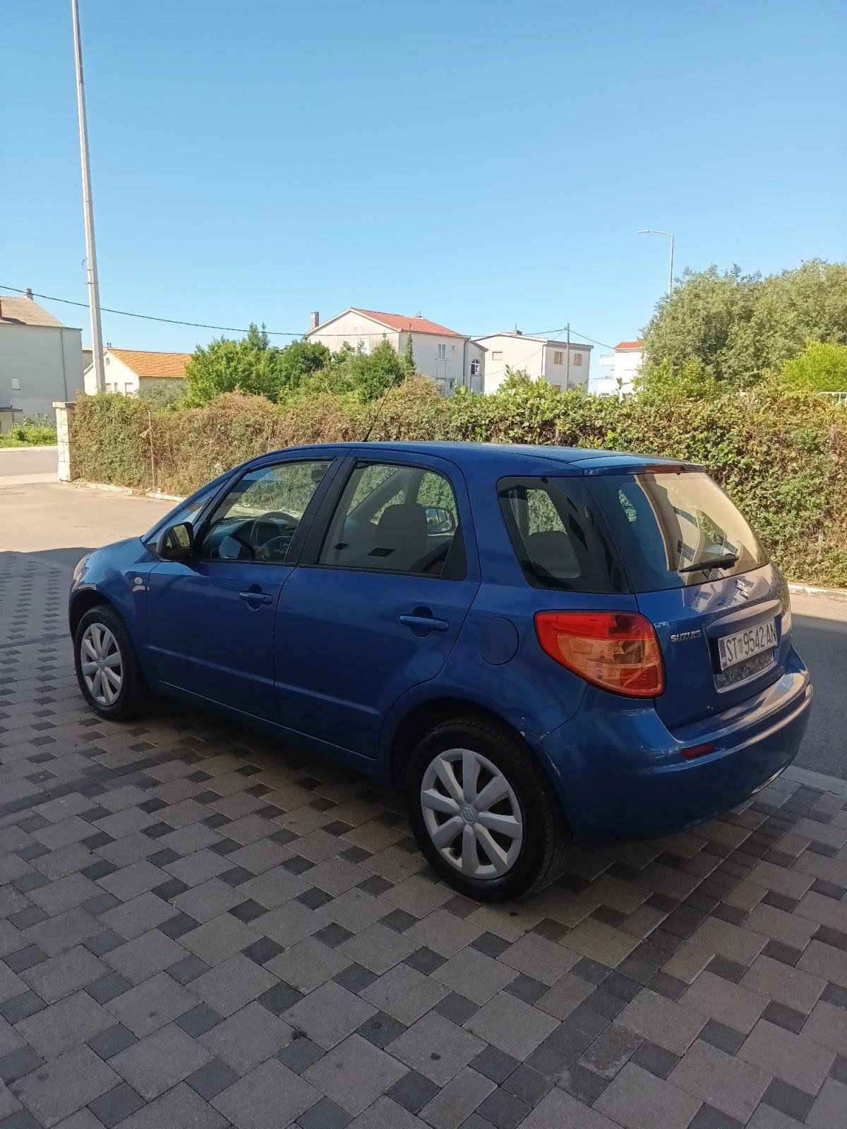 Suzuki SX4 1,5 GC, fotografija 10