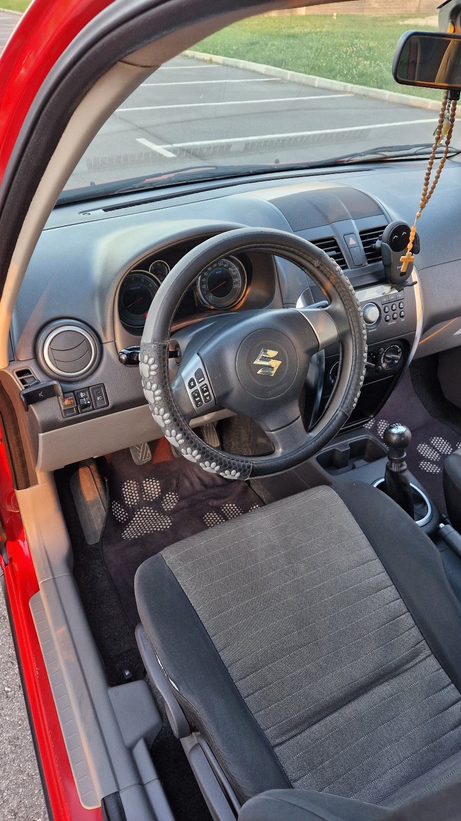 Suzuki SX4 1,6 GLX, fotografija 14