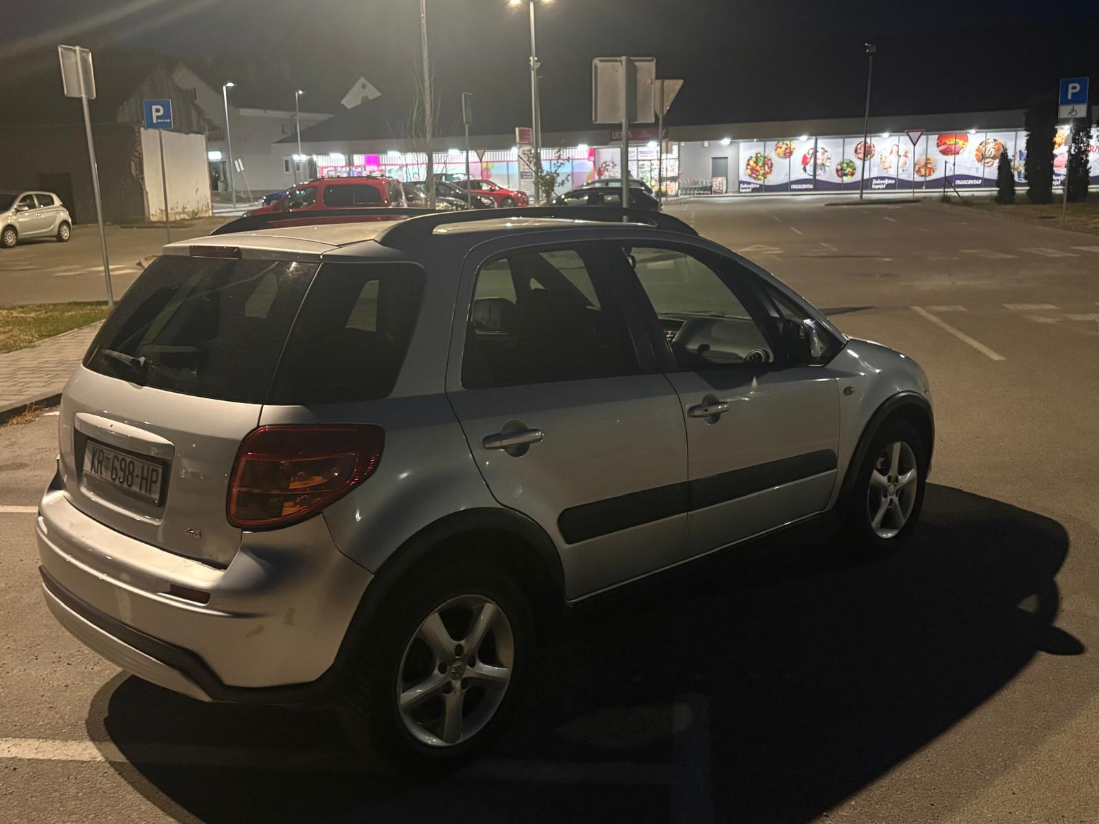 Suzuki SX4 1,6 GS,4x4, fotografija 4