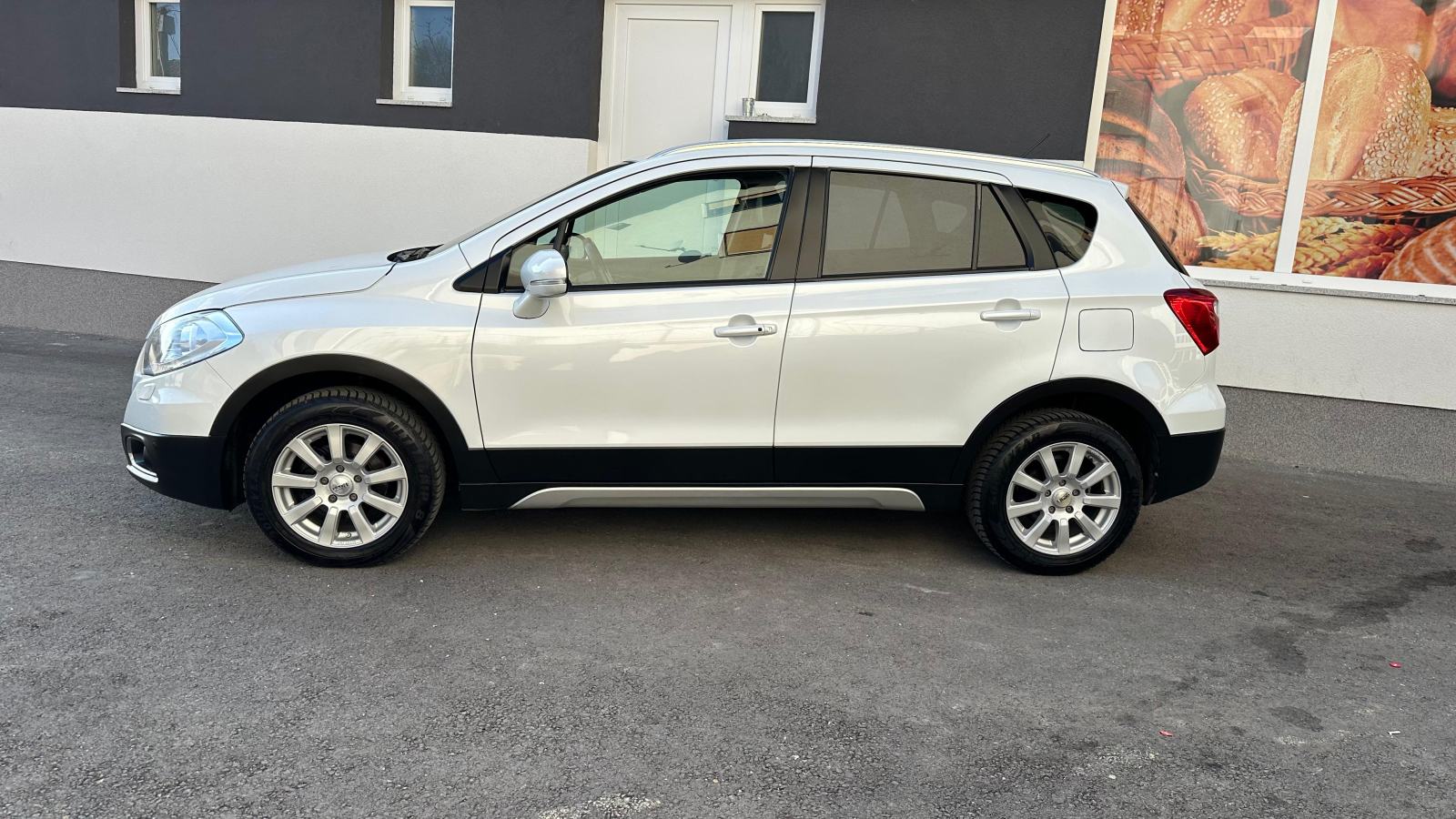 Suzuki SX4 S-CROSS 1,6 DID 4x4 Led,Navi ,Kamera unazad, fotografija 7