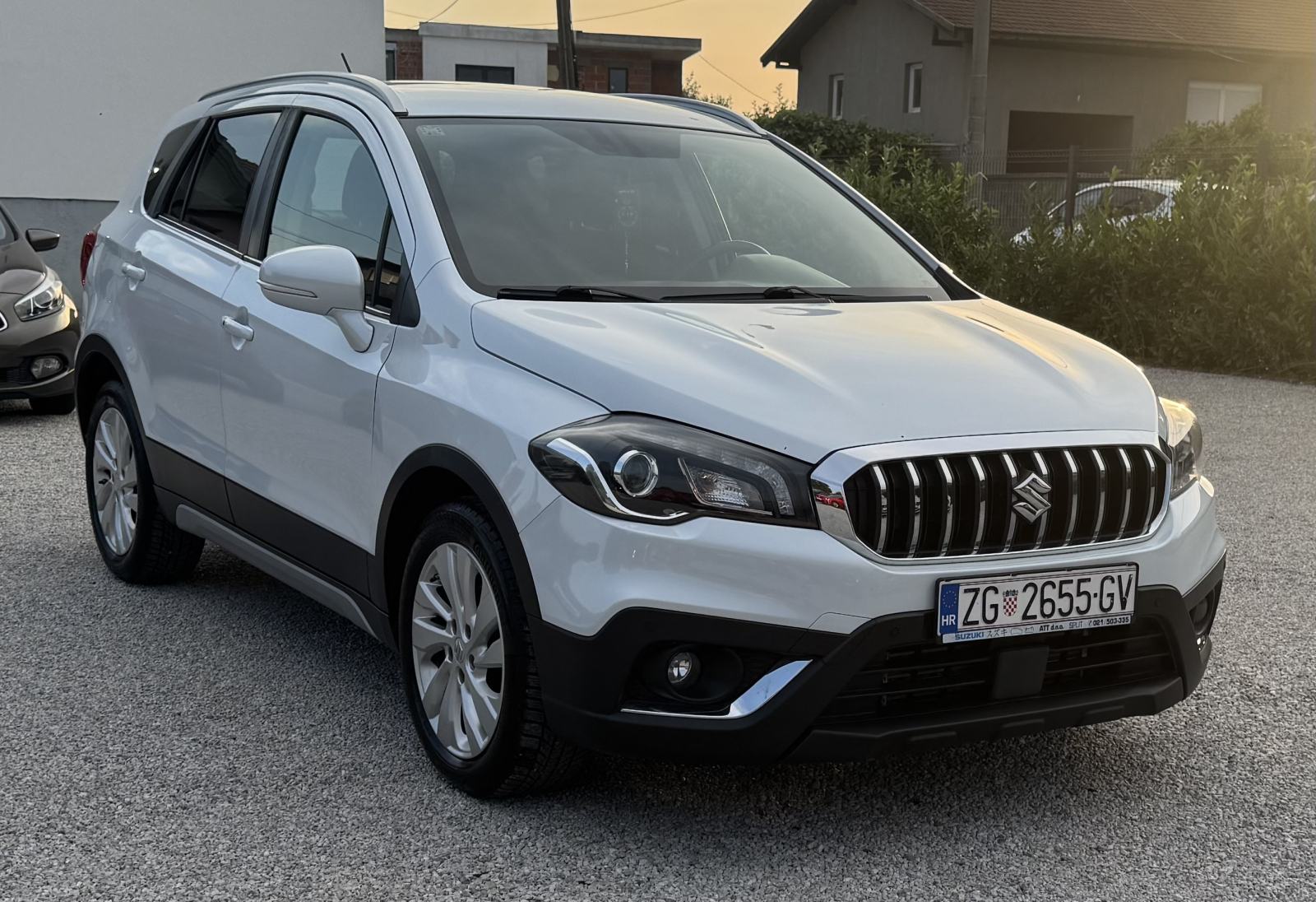Suzuki SX4 S-Cross 1.0 - AUTOMATIK - 127 000 km - Kupljen nov u HR, fotografija 3