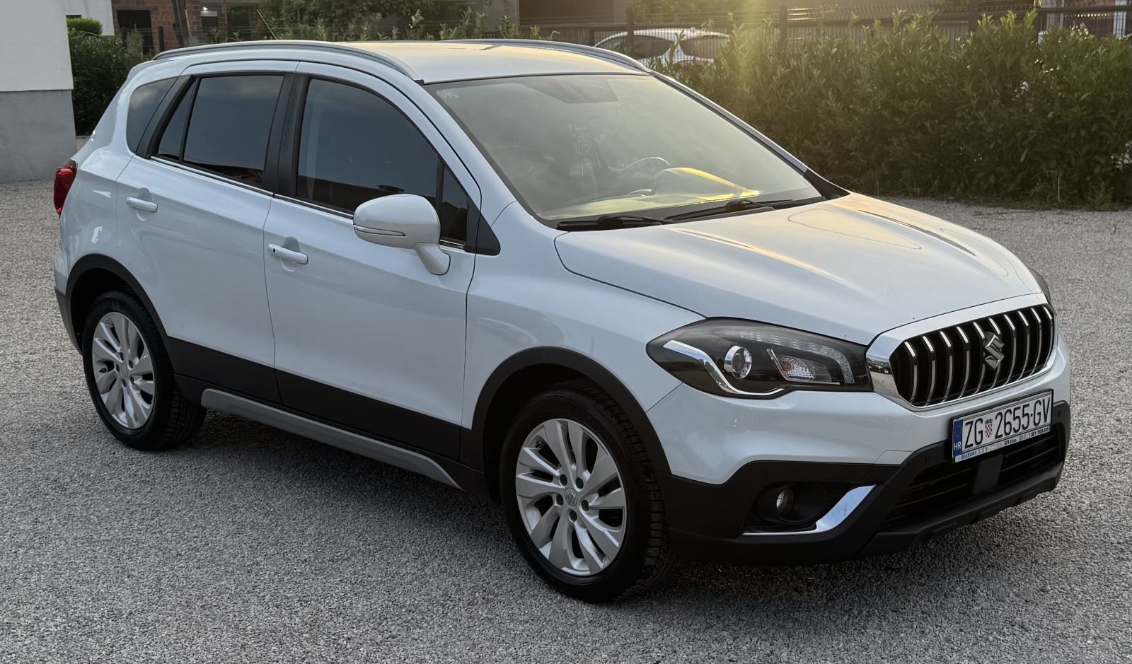 Suzuki SX4 S-Cross 1.0 - AUTOMATIK - 127 000 km - Kupljen nov u HR, fotografija 4