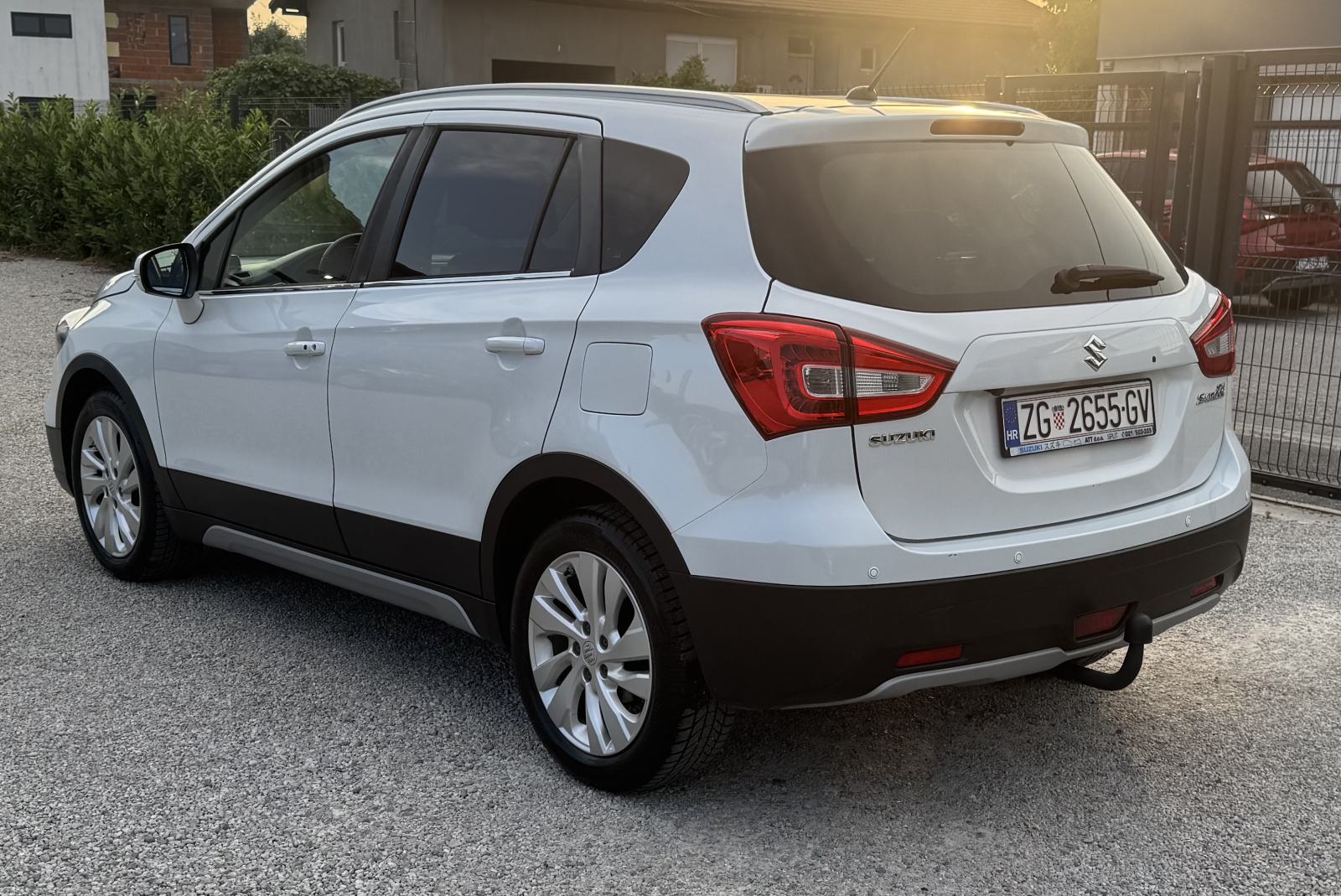 Suzuki SX4 S-Cross 1.0 - AUTOMATIK - 127 000 km - Kupljen nov u HR, fotografija 5