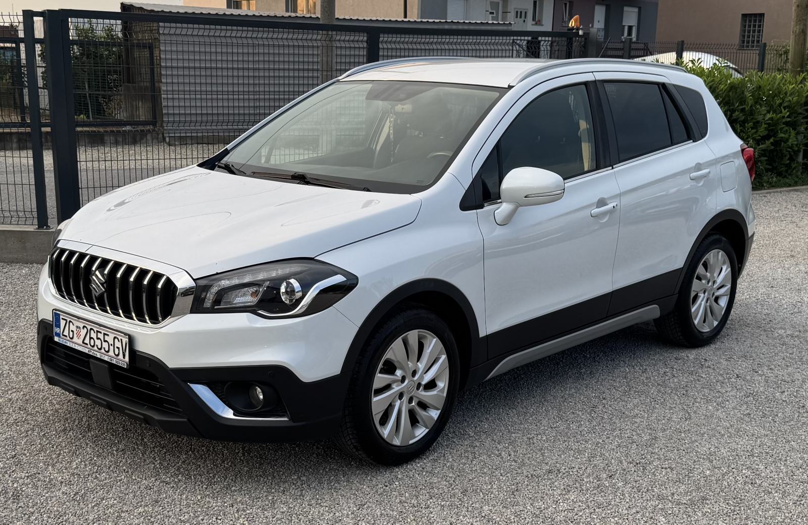 Suzuki SX4 S-Cross 1.0 - AUTOMATIK - 127 000 km - Kupljen nov u HR, fotografija 2