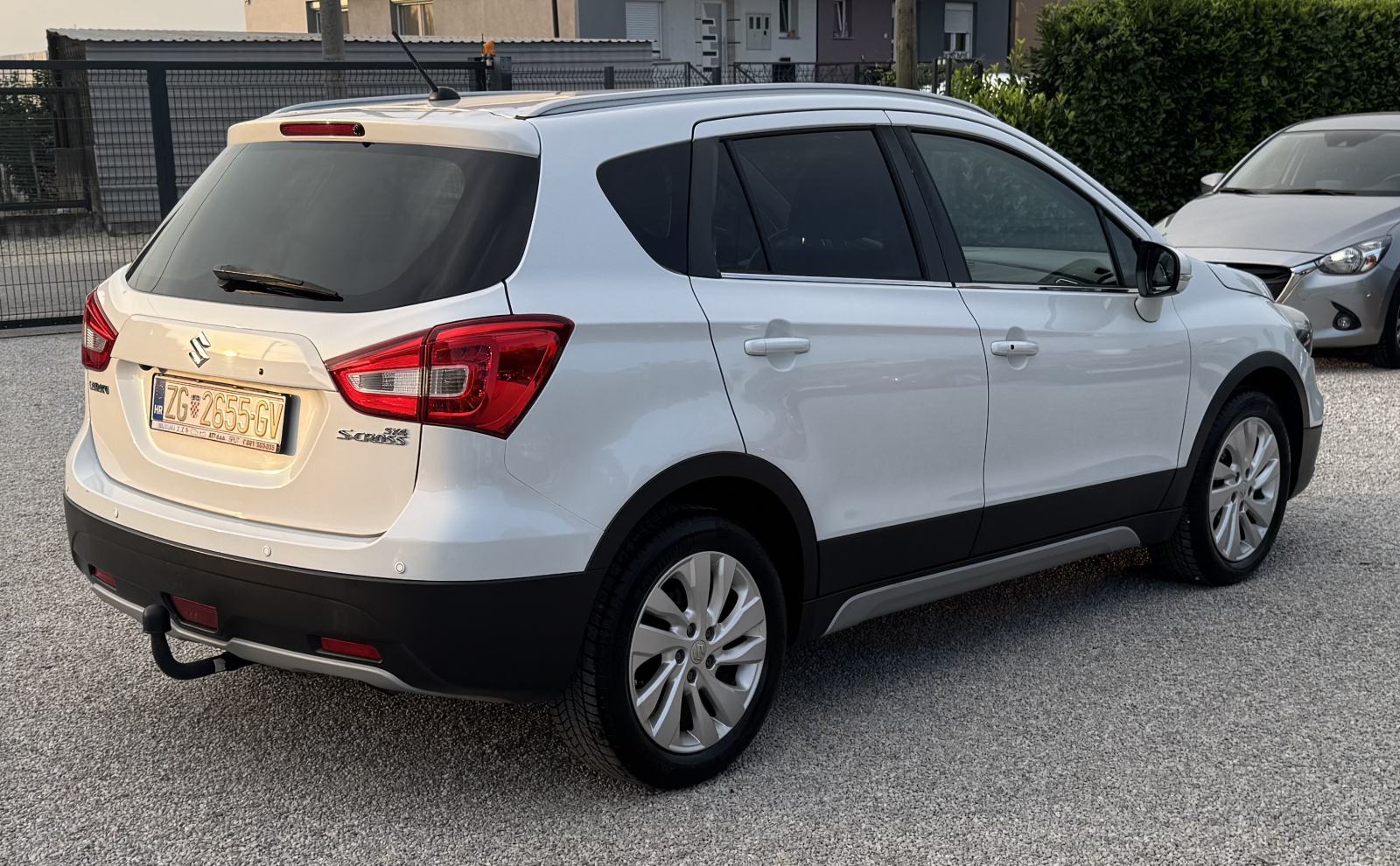 Suzuki SX4 S-Cross 1.0 - AUTOMATIK - 127 000 km - Kupljen nov u HR, fotografija 6
