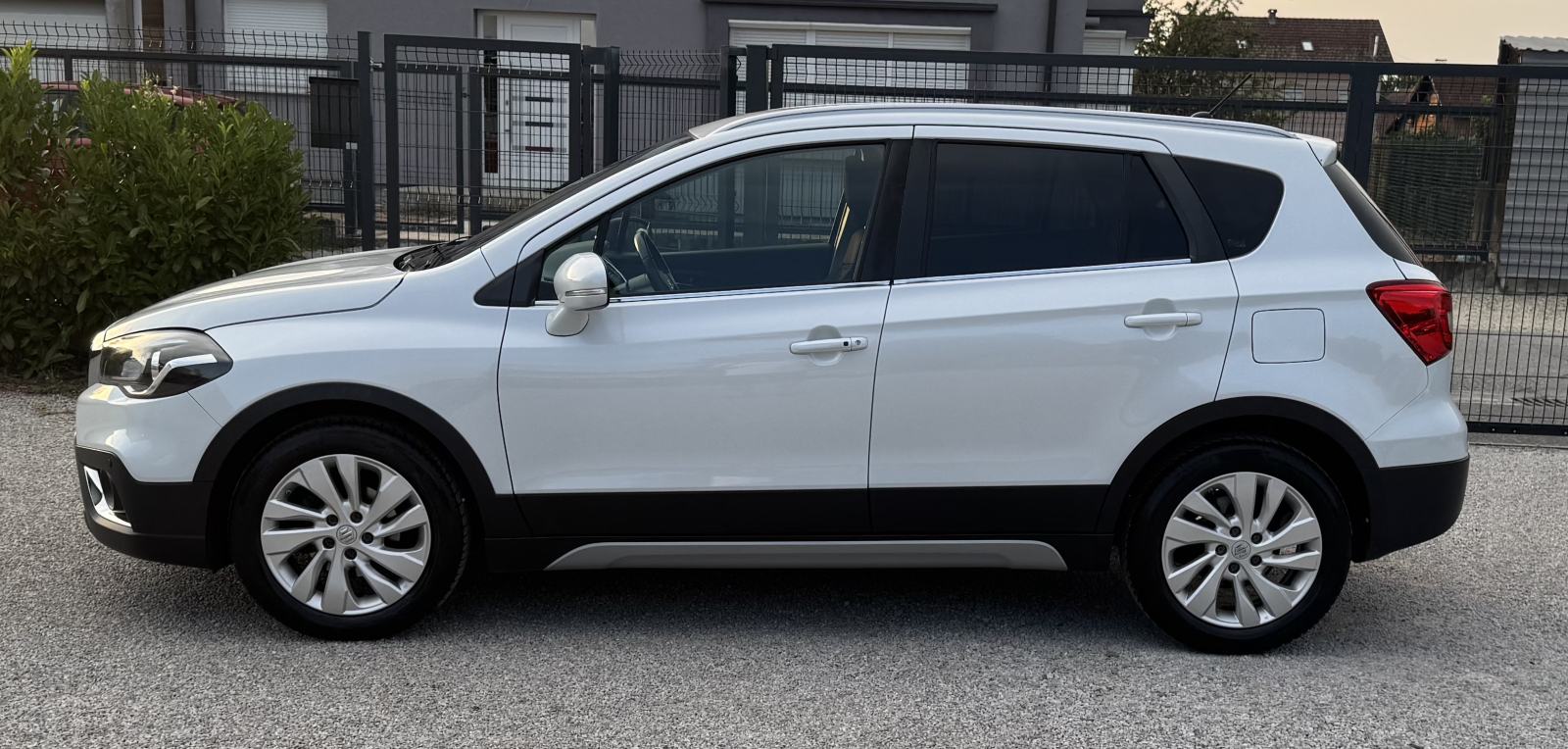 Suzuki SX4 S-Cross 1.0 - AUTOMATIK - 127 000 km - Kupljen nov u HR, fotografija 7