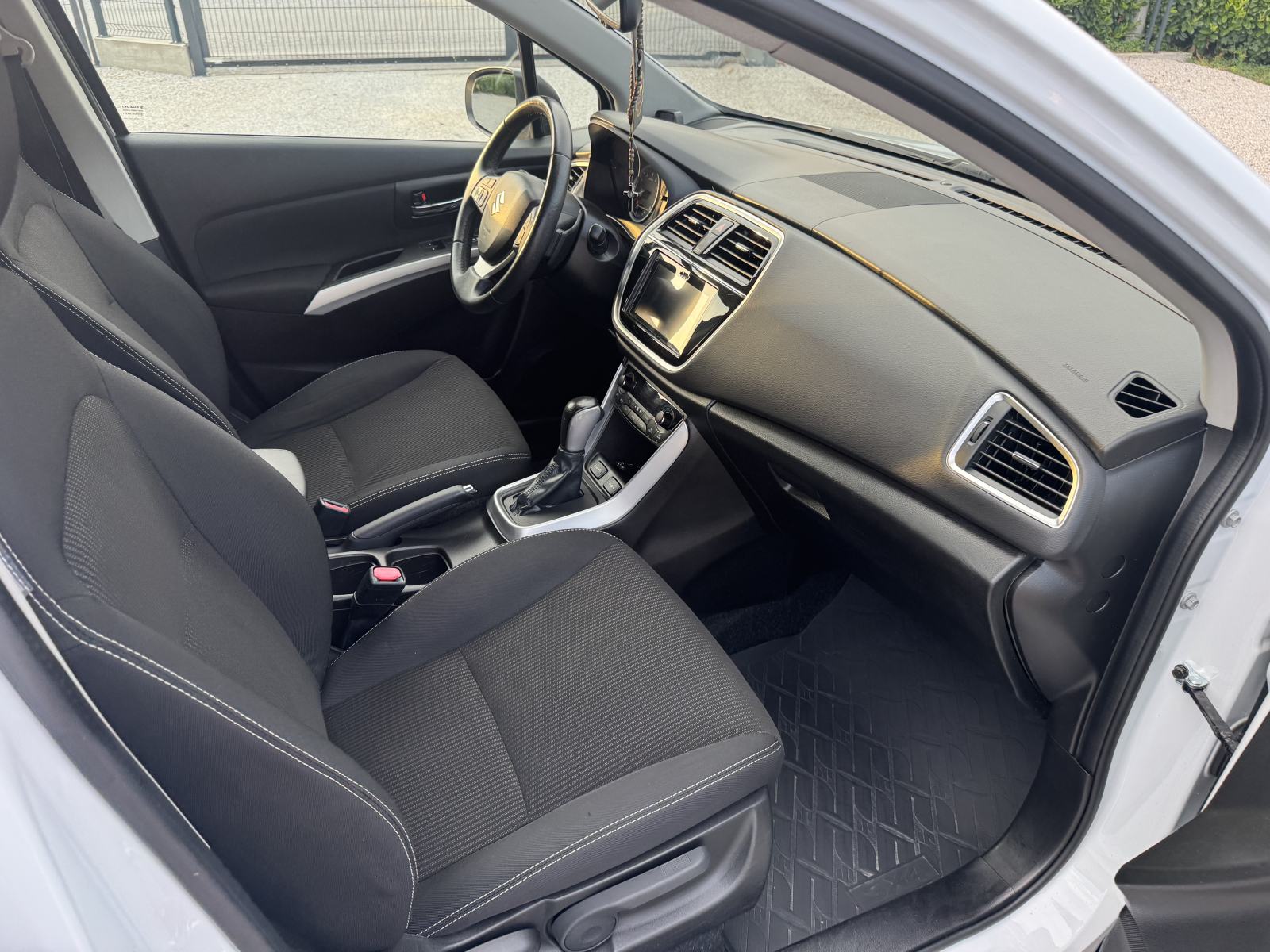 Suzuki SX4 S-Cross 1.0 - AUTOMATIK - 127 000 km - Kupljen nov u HR, fotografija 10