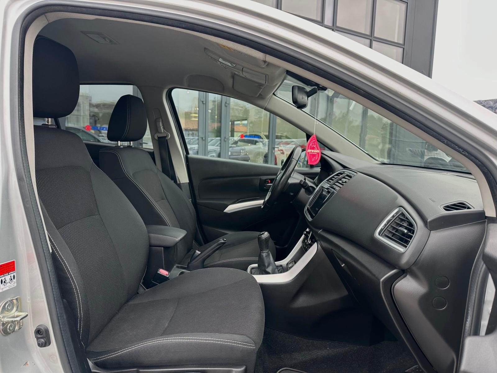 Suzuki SX4 S-Cross 1.0 GL+ (098 940 2570), fotografija 13