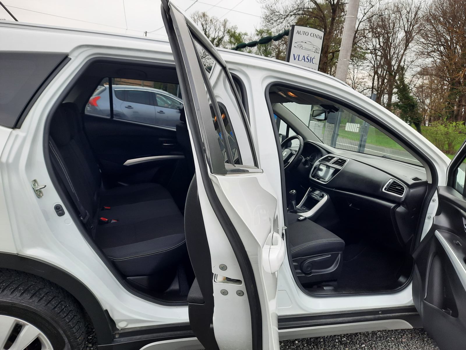 Suzuki SX4 S-Cross1.0-REGA,GARANCIJA,SERVIS,NIJE UVOZ,SERVISNA,ODLIČAN, fotografija 4