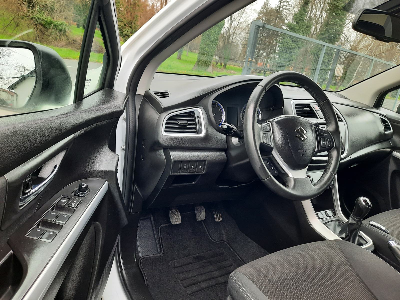 Suzuki SX4 S-Cross1.0-REGA,GARANCIJA,SERVIS,NIJE UVOZ,SERVISNA,ODLIČAN, fotografija 14