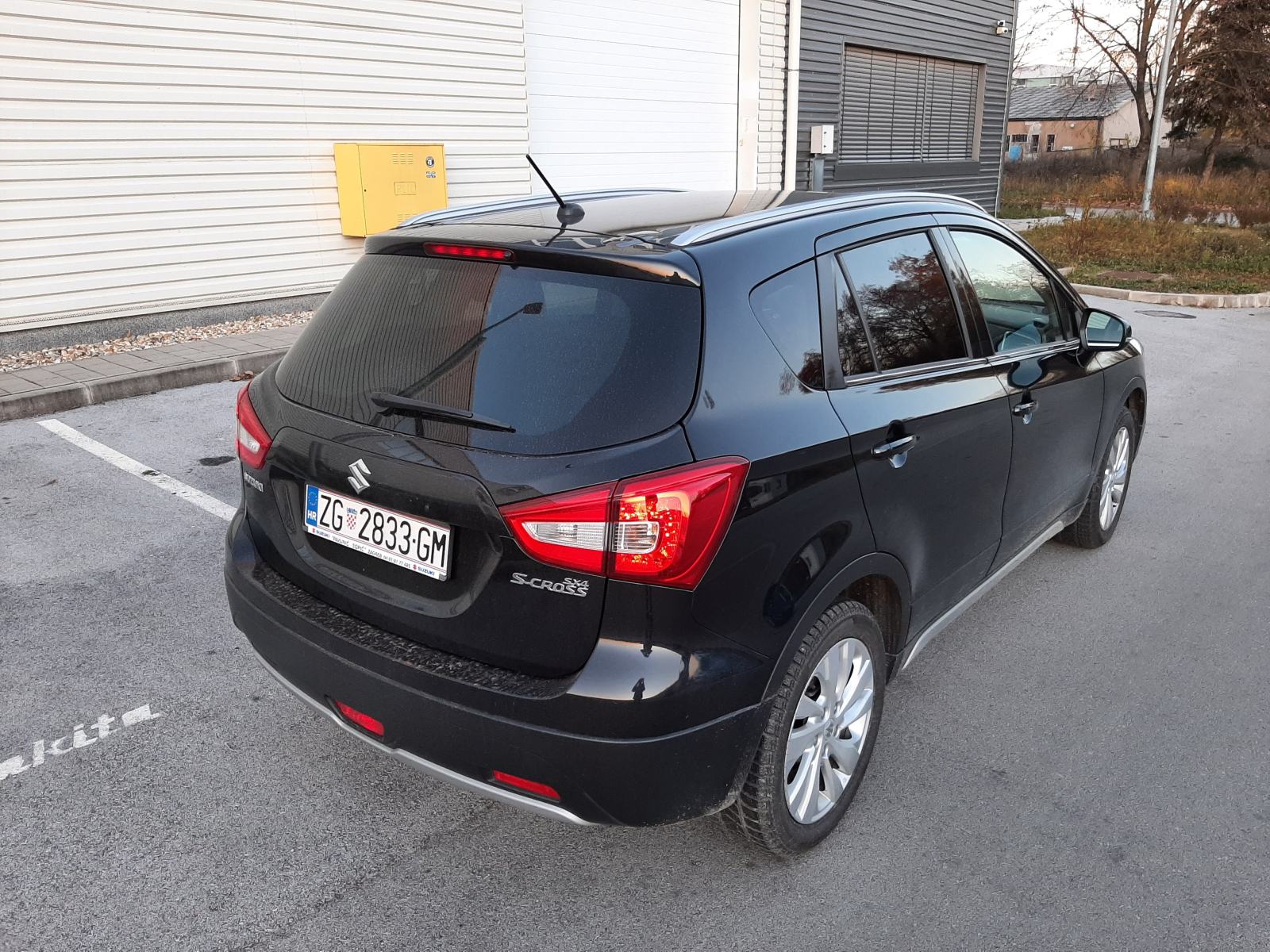 Suzuki SX4 S-Cross 1.0 oprema GL+, fotografija 4