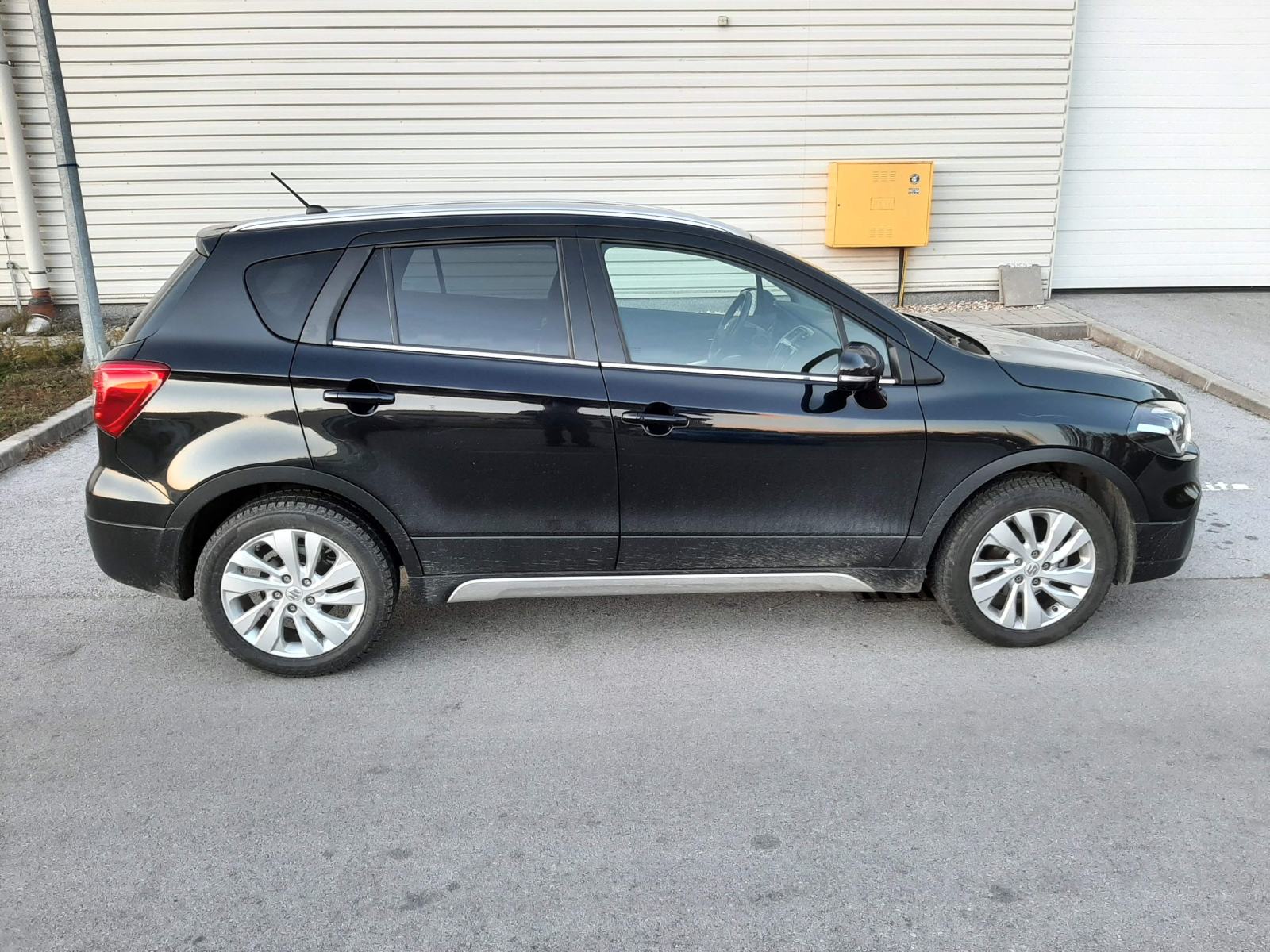 Suzuki SX4 S-Cross 1.0 oprema GL+, fotografija 5
