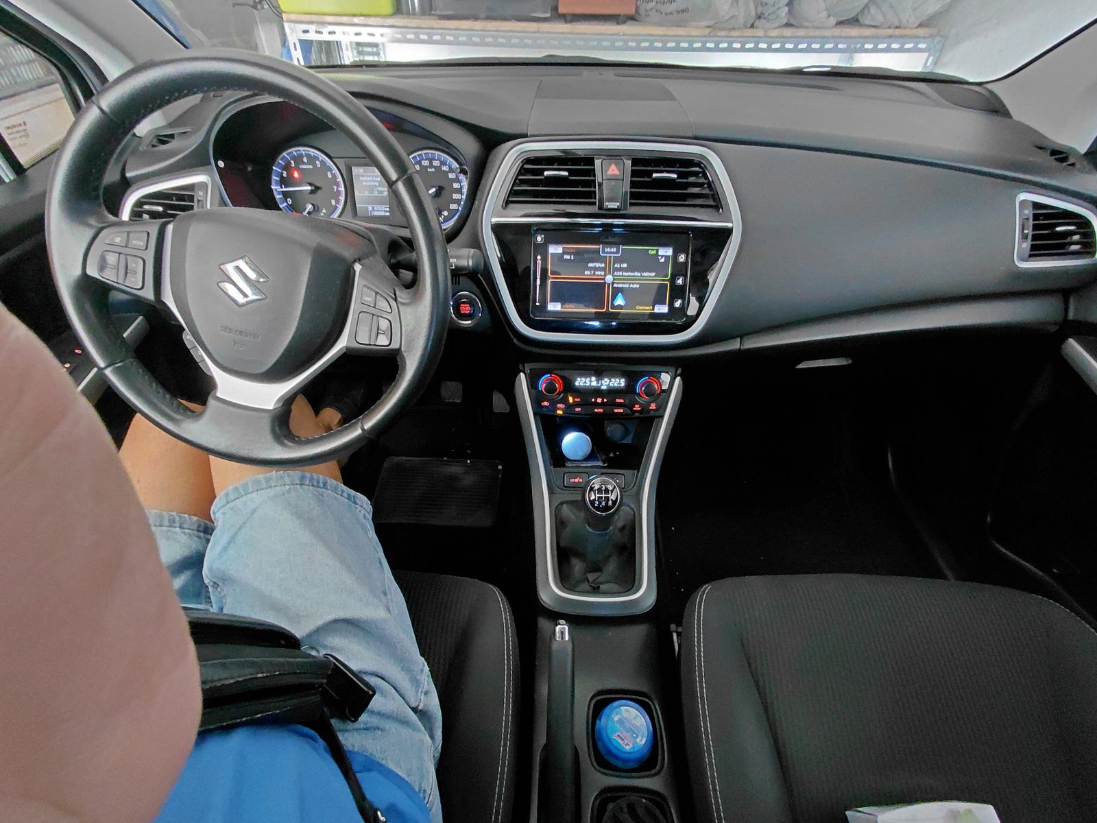 Suzuki SX4 S-Cross 1.0 oprema GL+, fotografija 8