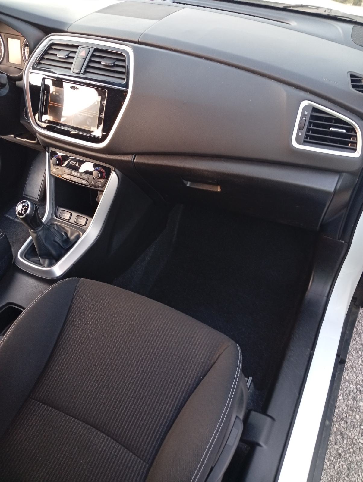 Suzuki SX4 S-Cross 1.0, fotografija 3