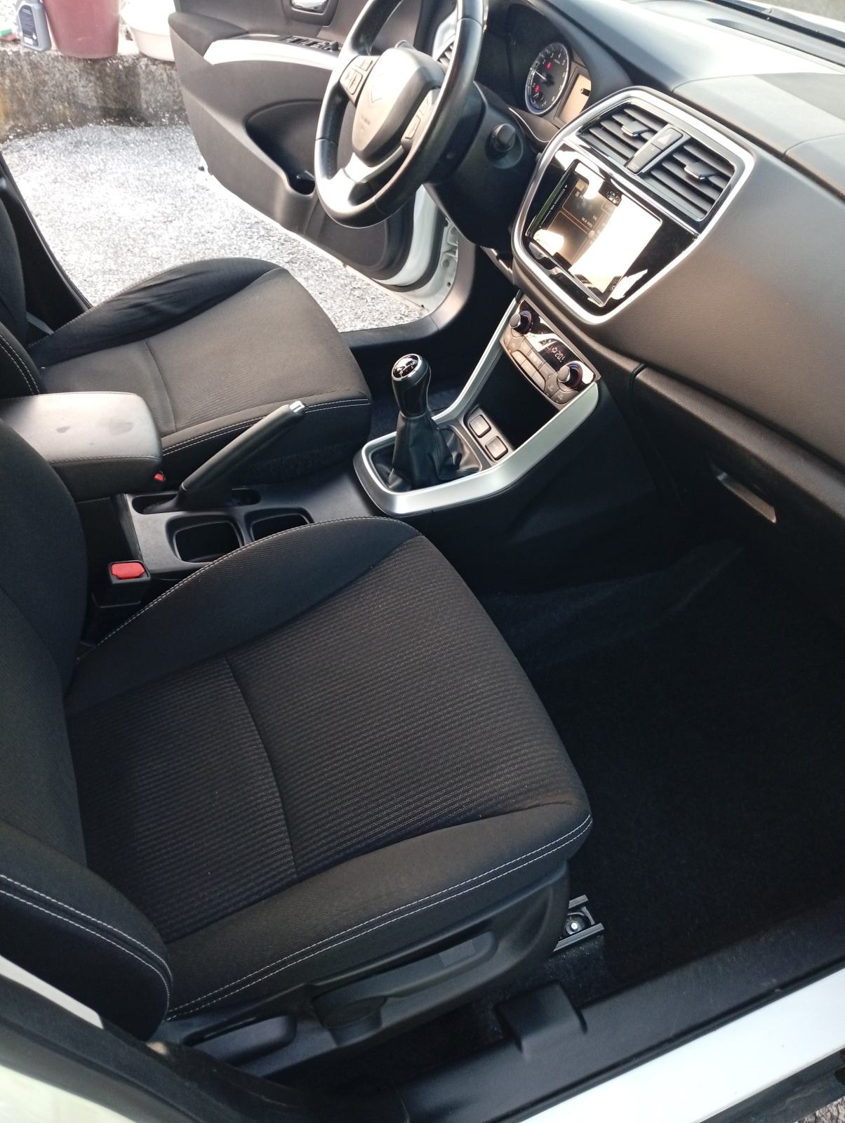 Suzuki SX4 S-Cross 1.0, fotografija 4