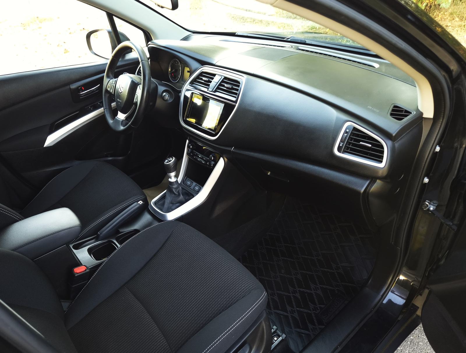Suzuki SX4 S-Cross 1,4 **107 000 KM **NIJE UVOZ **FUUL OPREMA**ODLIČAN, fotografija 14