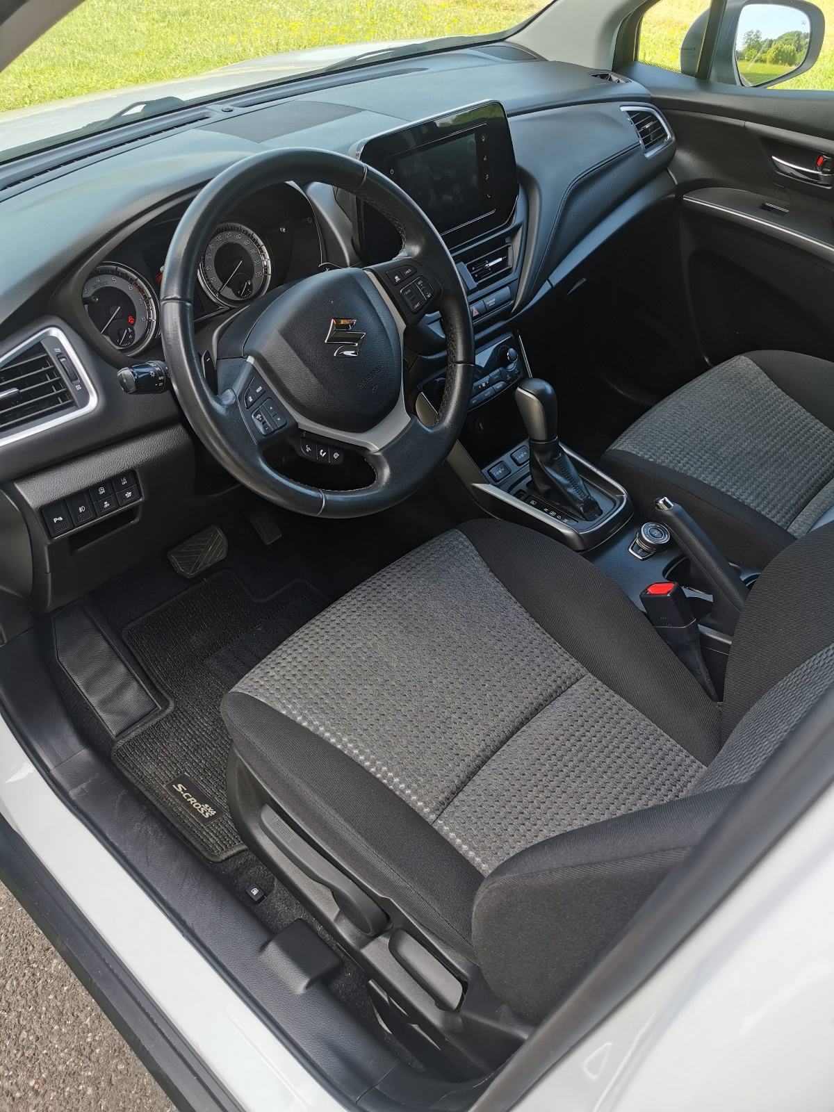 Suzuki SX4 S-Cross 1,4 automatik 4x4 *71600 km*, fotografija 13