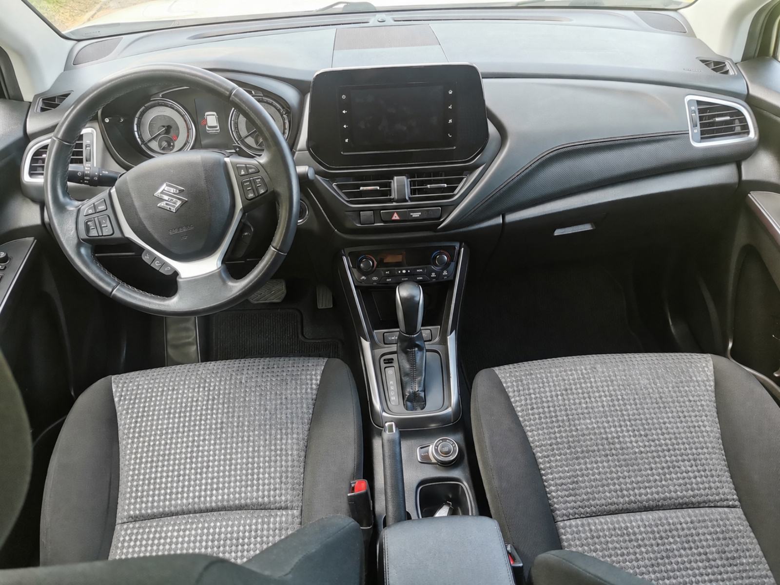 Suzuki SX4 S-Cross 1,4 automatik 4x4 *71600 km*, fotografija 17