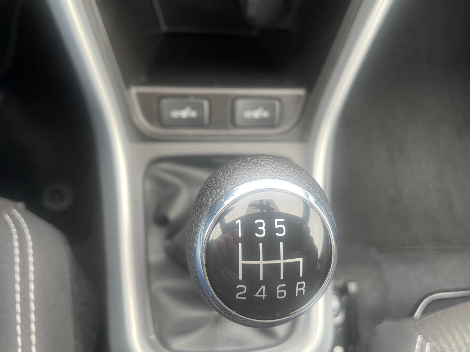 Suzuki SX4 S-Cross 1,4, fotografija 17