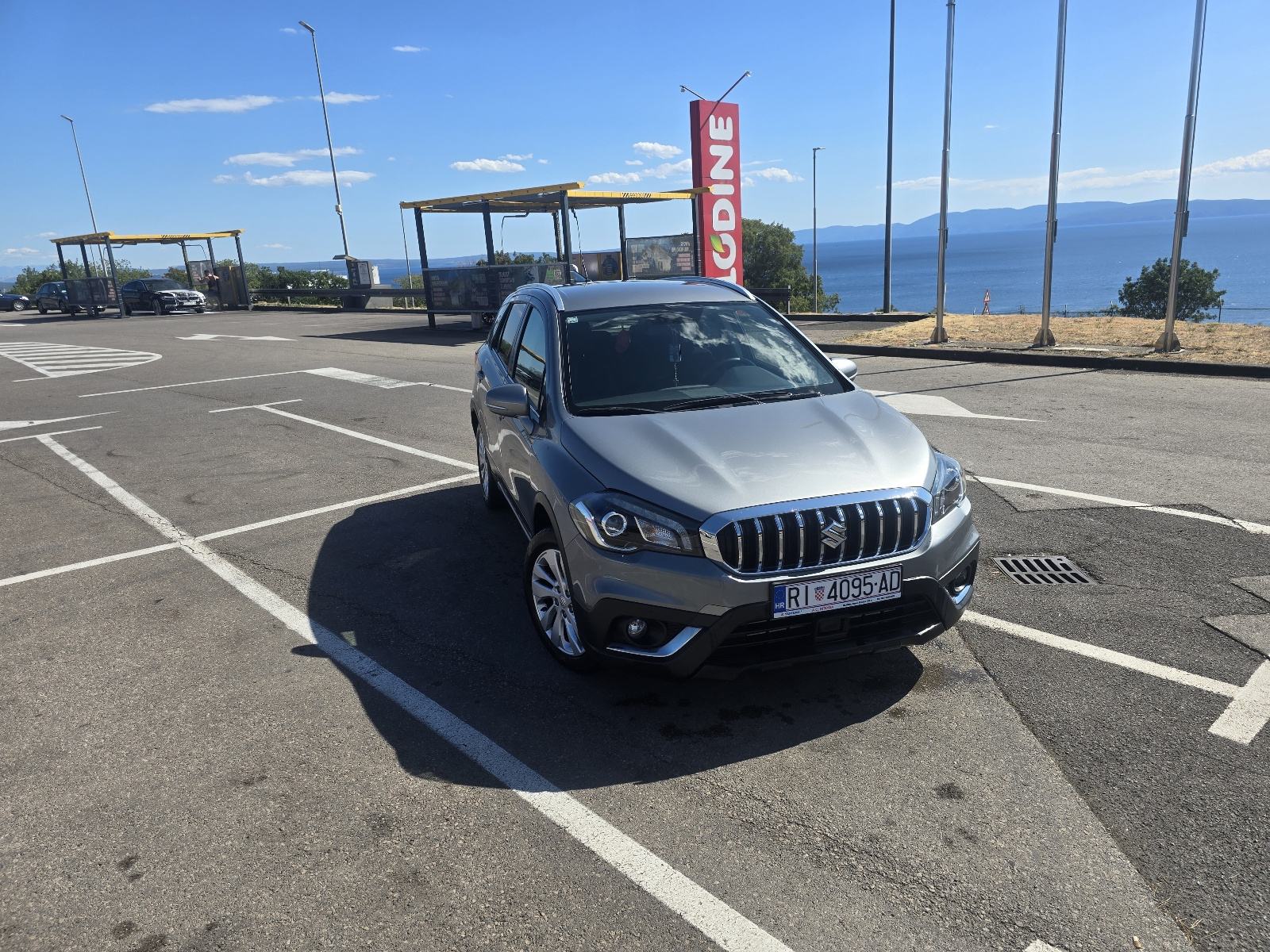 Suzuki SX4 S-Cross 1,4, fotografija 13